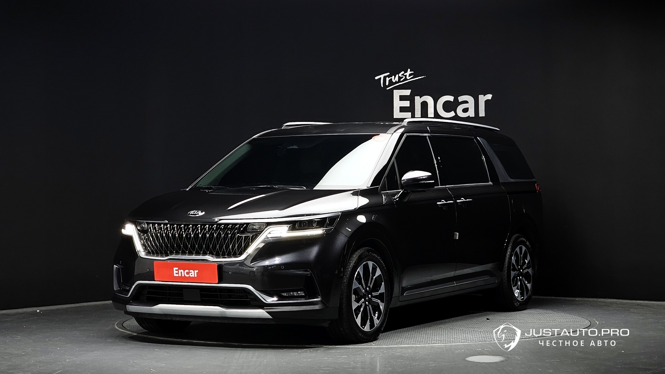 Автомобиль Kia Canival