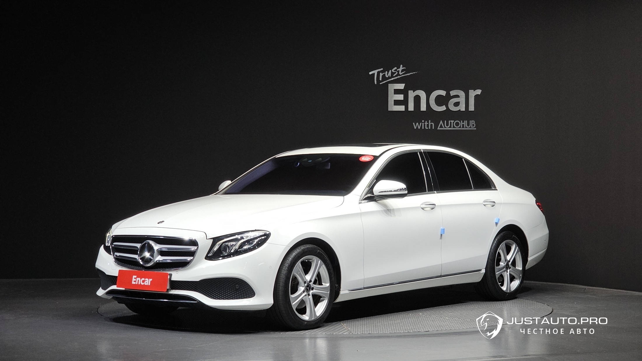 Автомобиль Mercedes-Benz E-Class