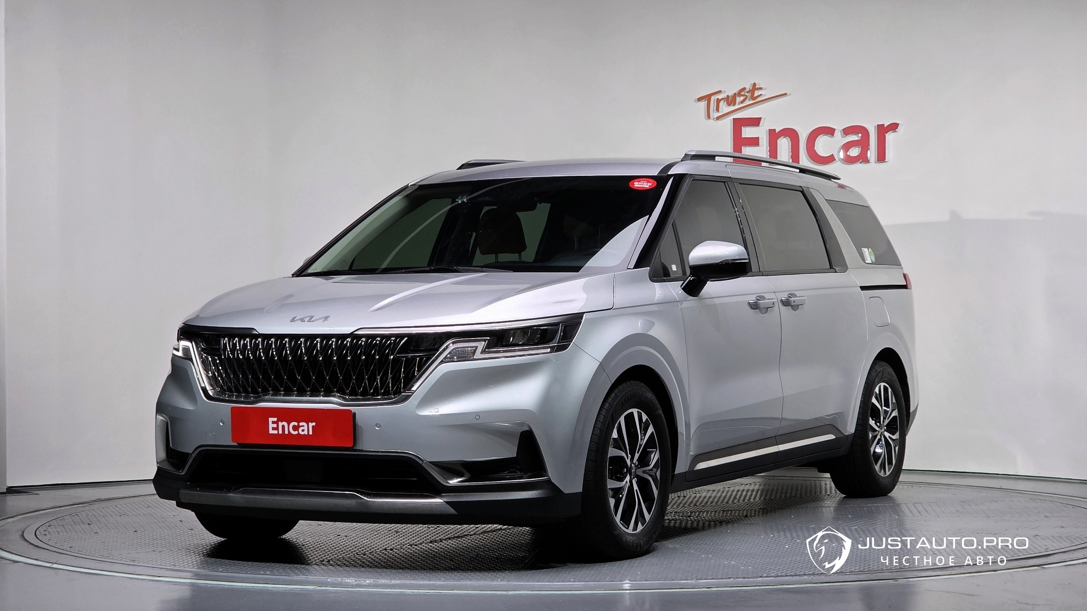 Автомобиль Kia Canival