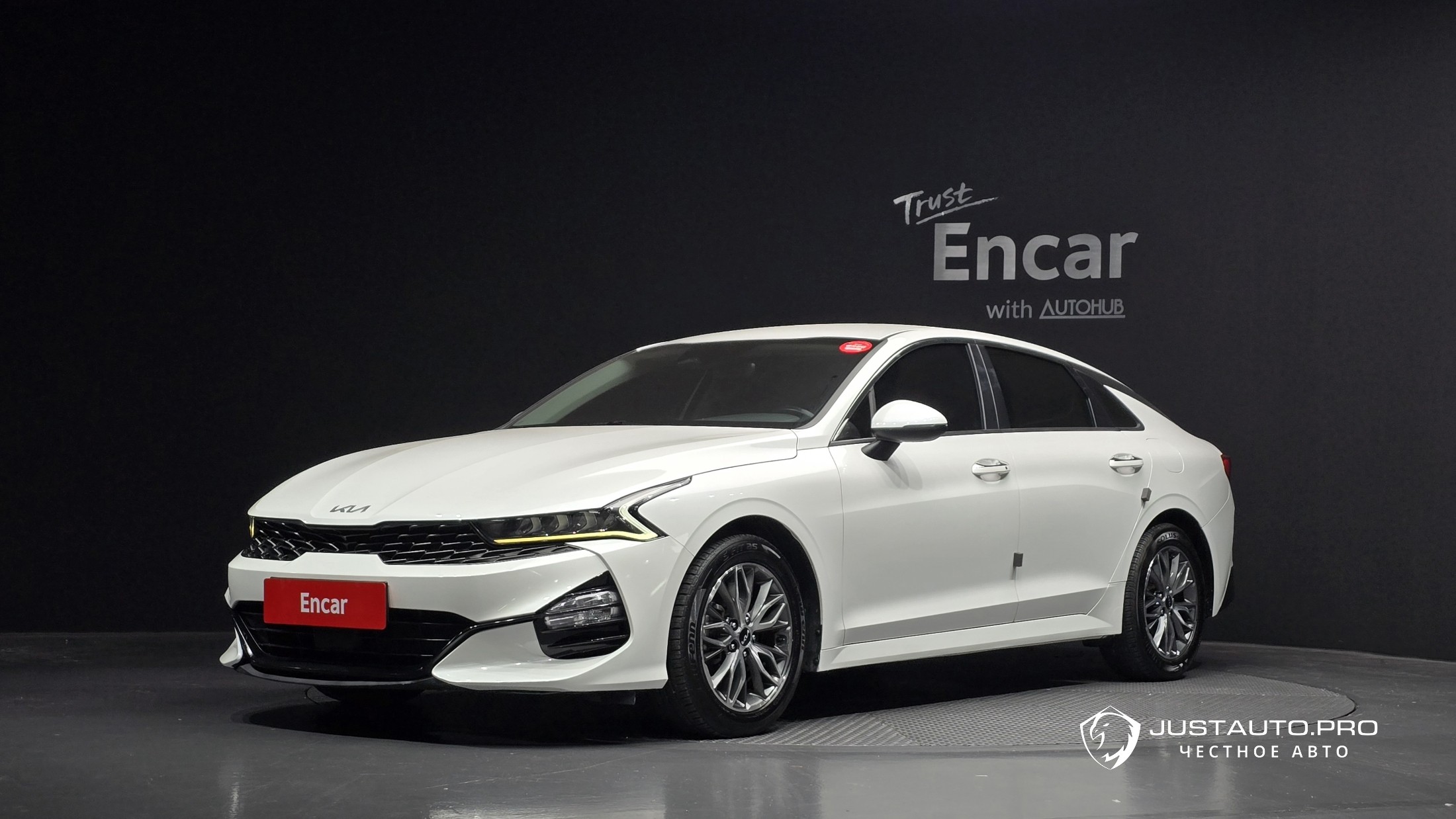 Автомобиль Kia K5