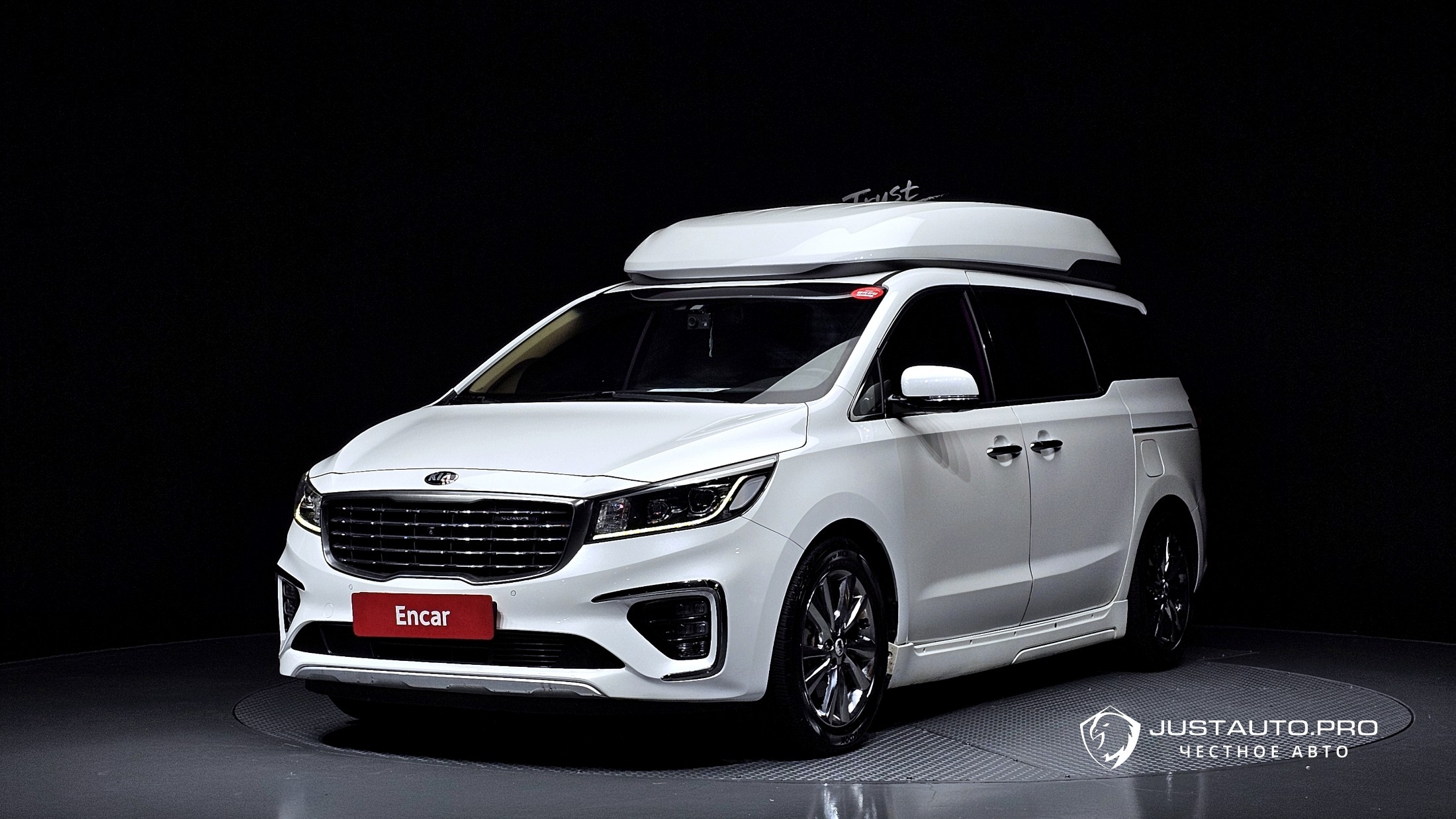 Автомобиль Kia Canival