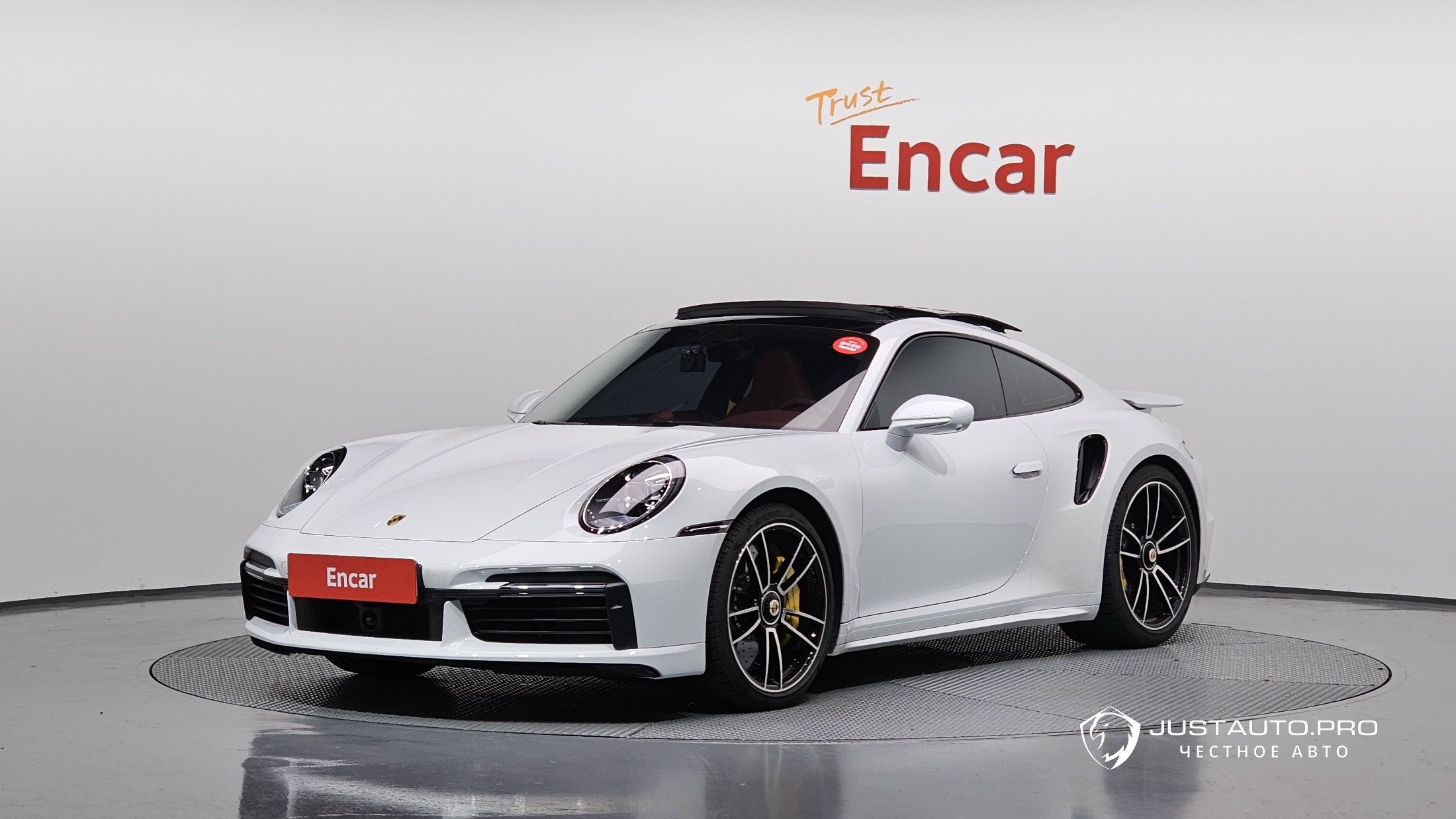 Автомобиль Porsche 911