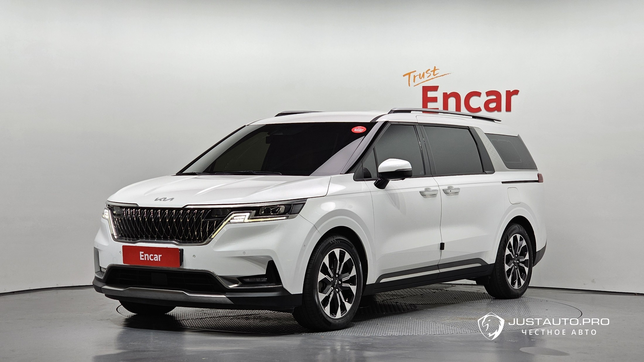 Автомобиль Kia Canival