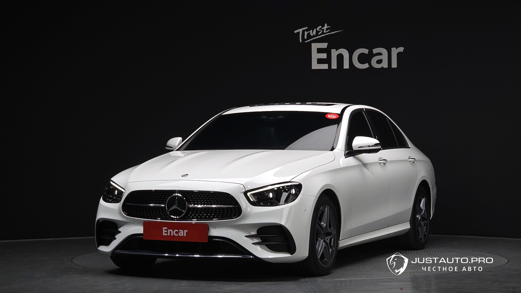 Автомобиль Mercedes-Benz E-Class