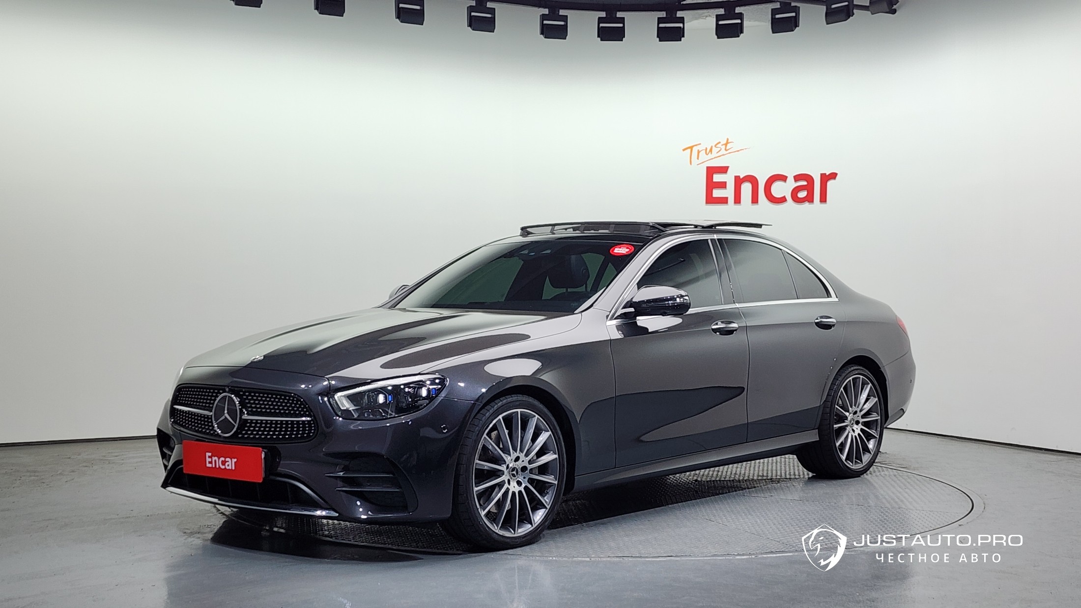 Автомобиль Mercedes-Benz E-Class