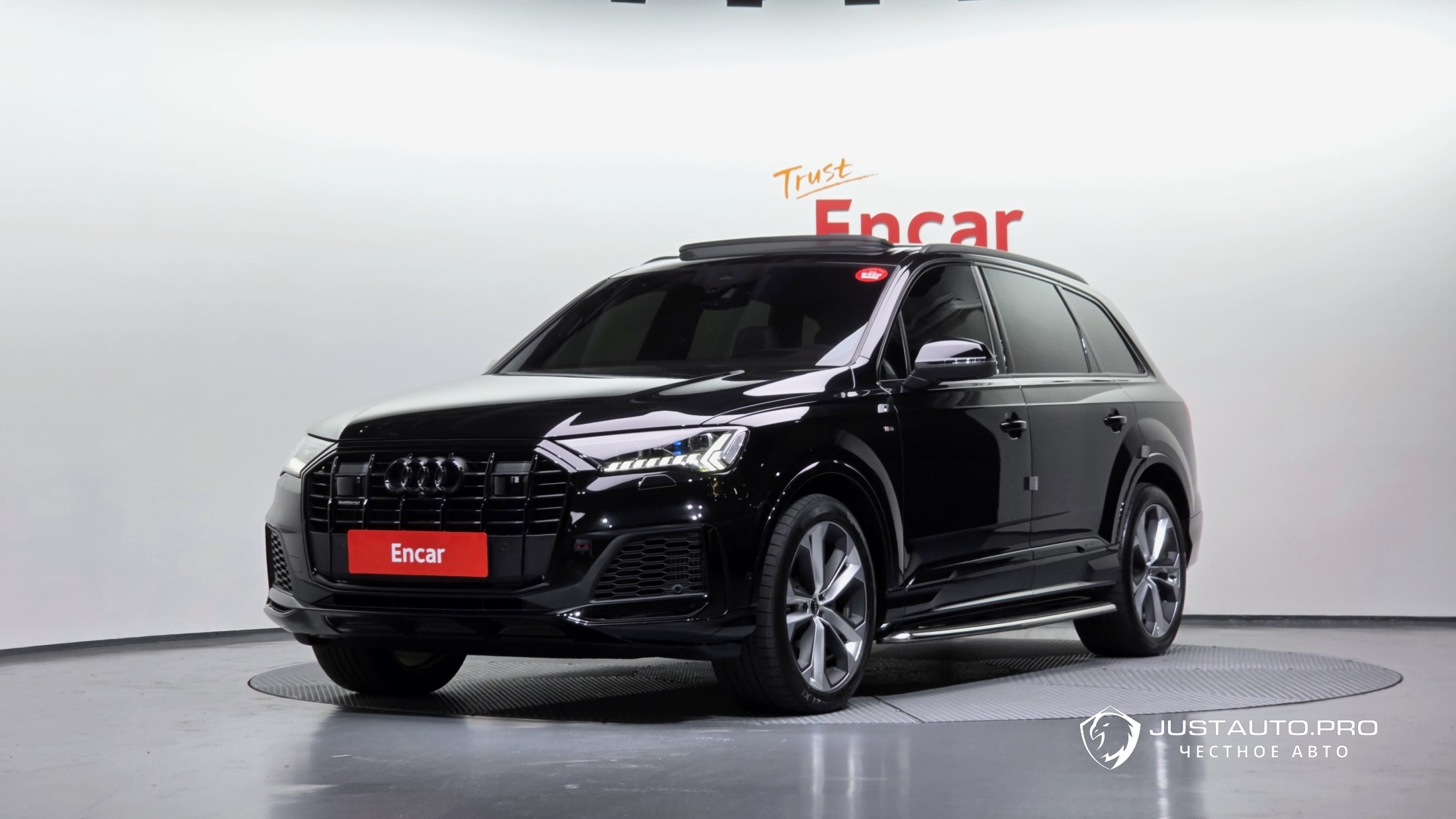 Автомобиль Audi Q7