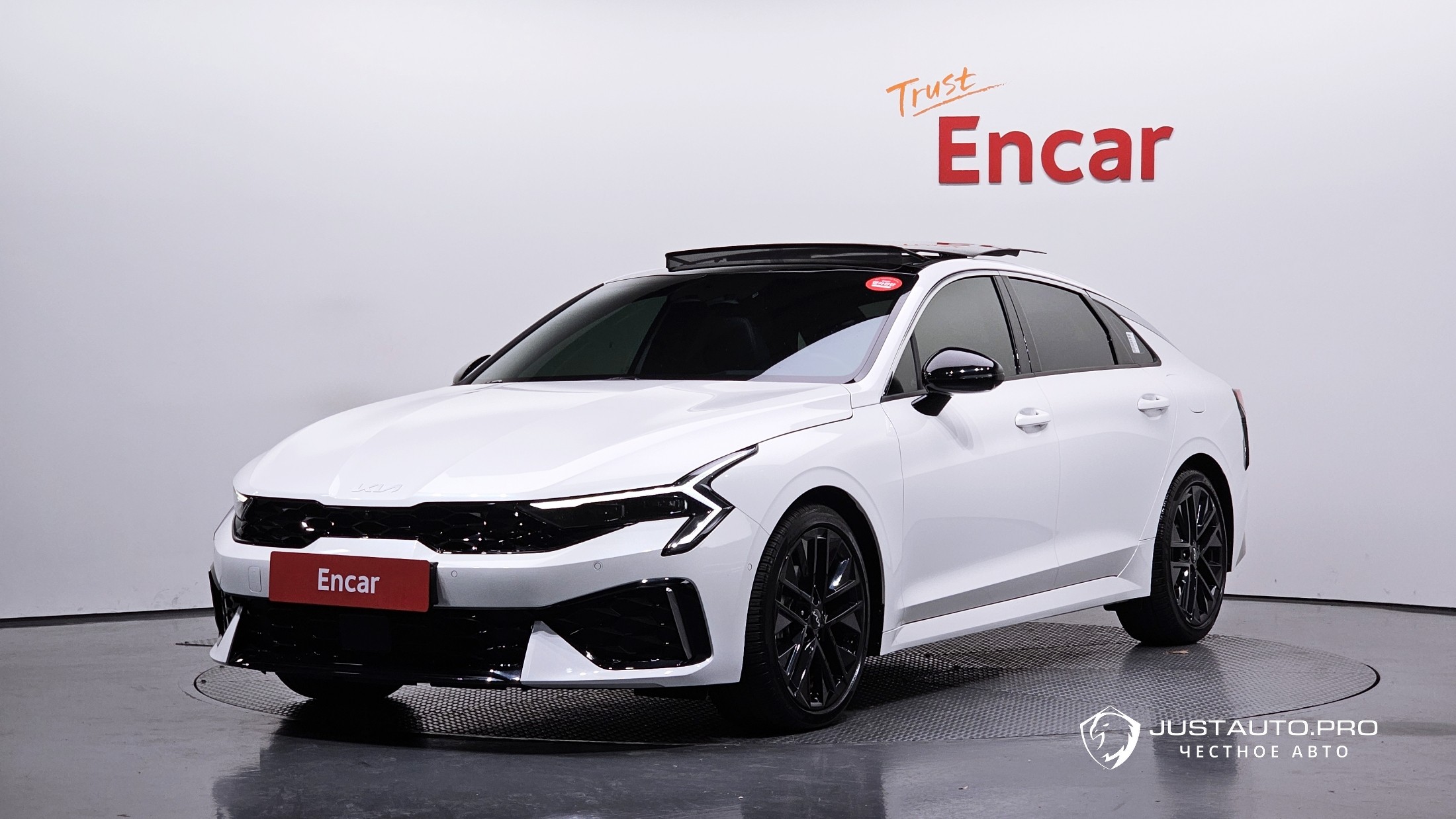 Автомобиль Kia K5