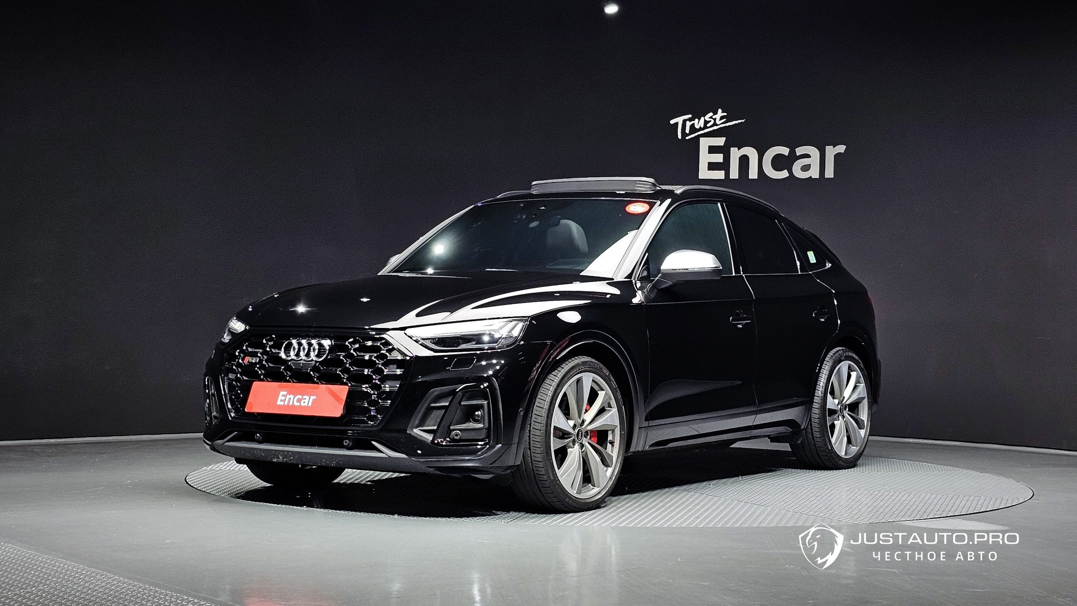 Автомобиль Audi SQ5