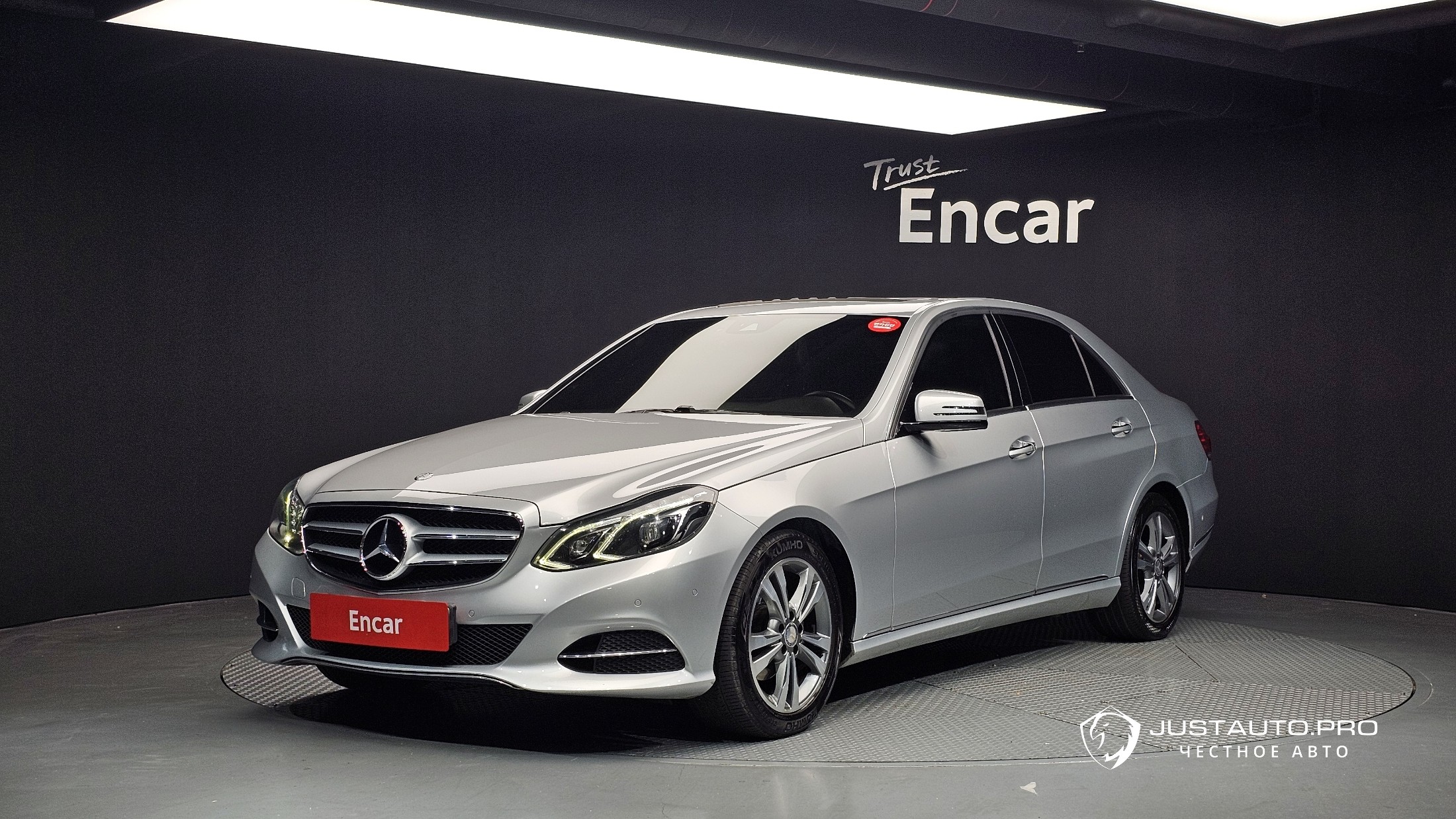 Автомобиль Mercedes-Benz E-Class