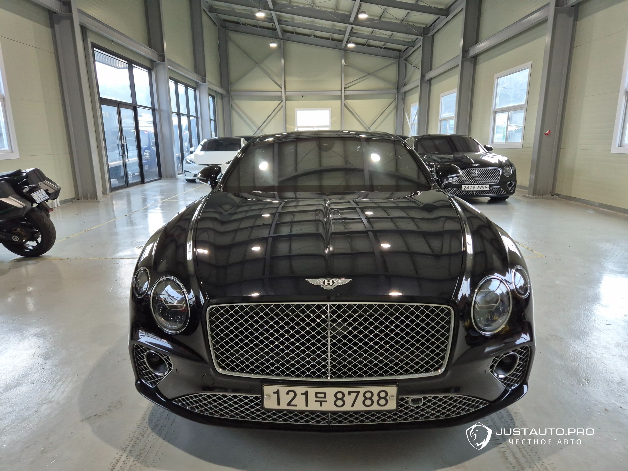 Автомобиль Bentley Continental