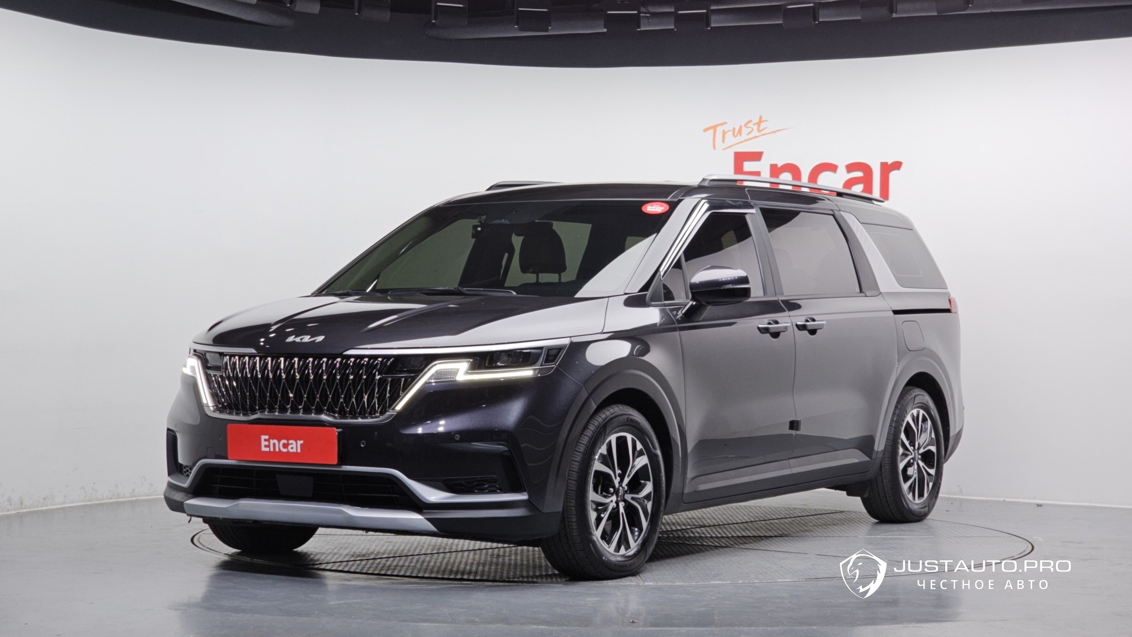 Автомобиль Kia Canival