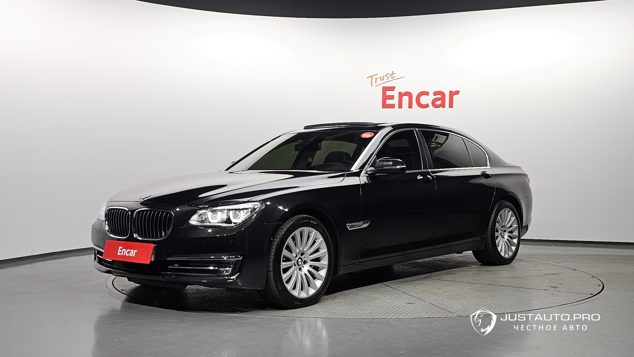 Автомобиль BMW 7-Series