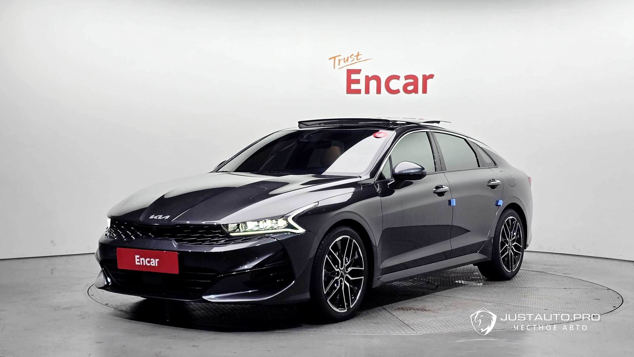 Автомобиль Kia K5