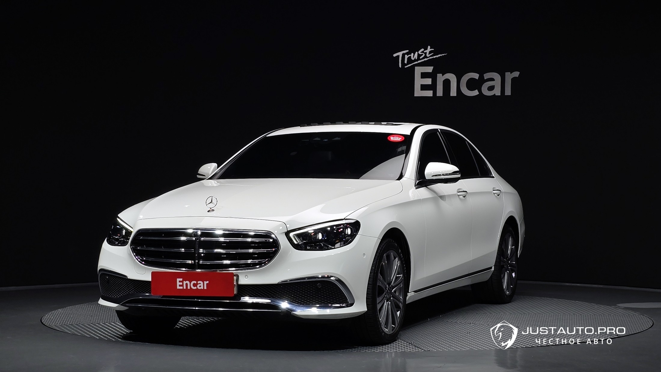 Автомобиль Mercedes-Benz E-Class