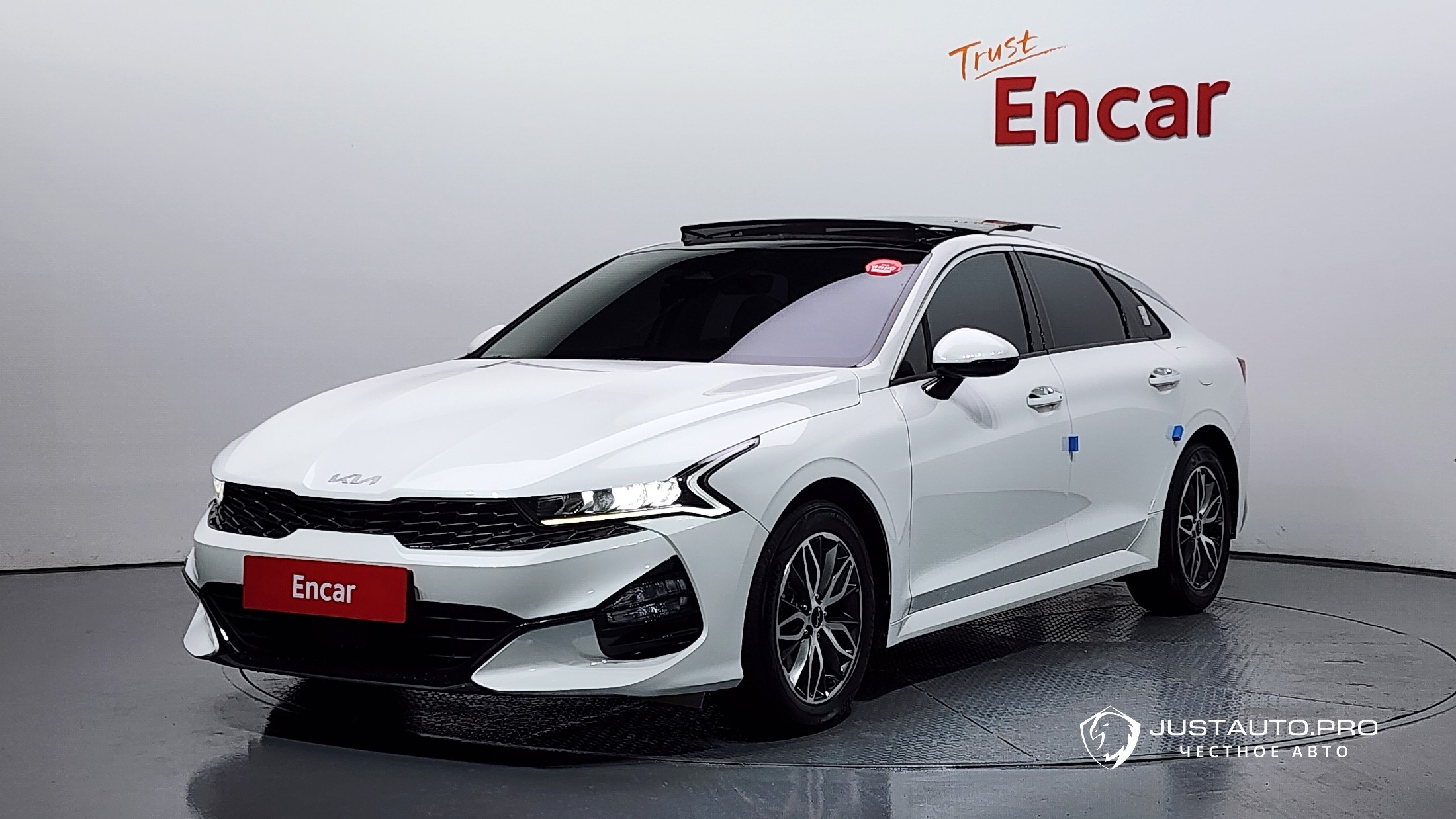 Автомобиль Kia K5