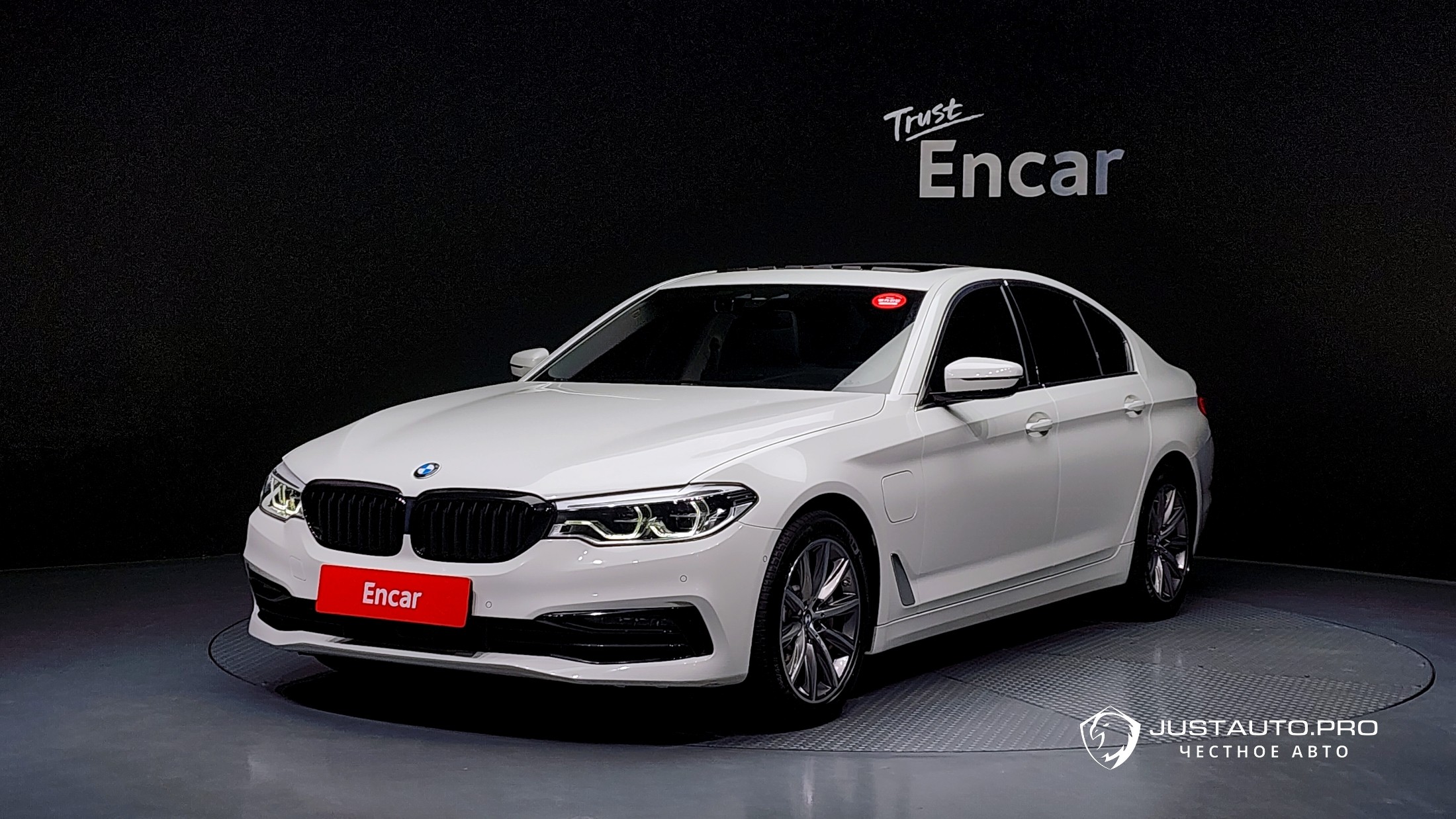 Автомобиль BMW 5-Series