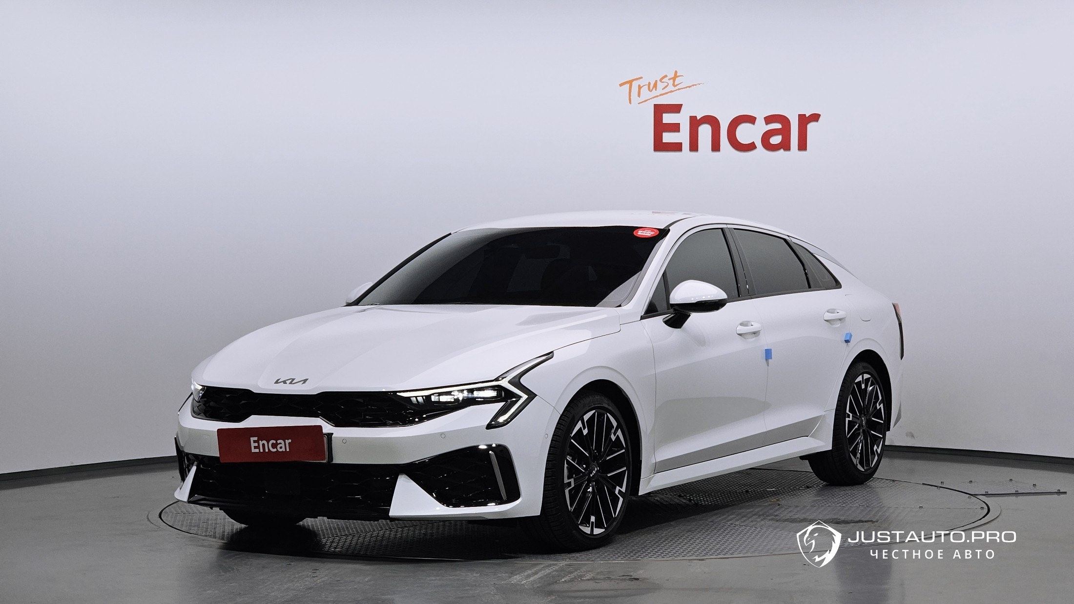 Автомобиль Kia K5