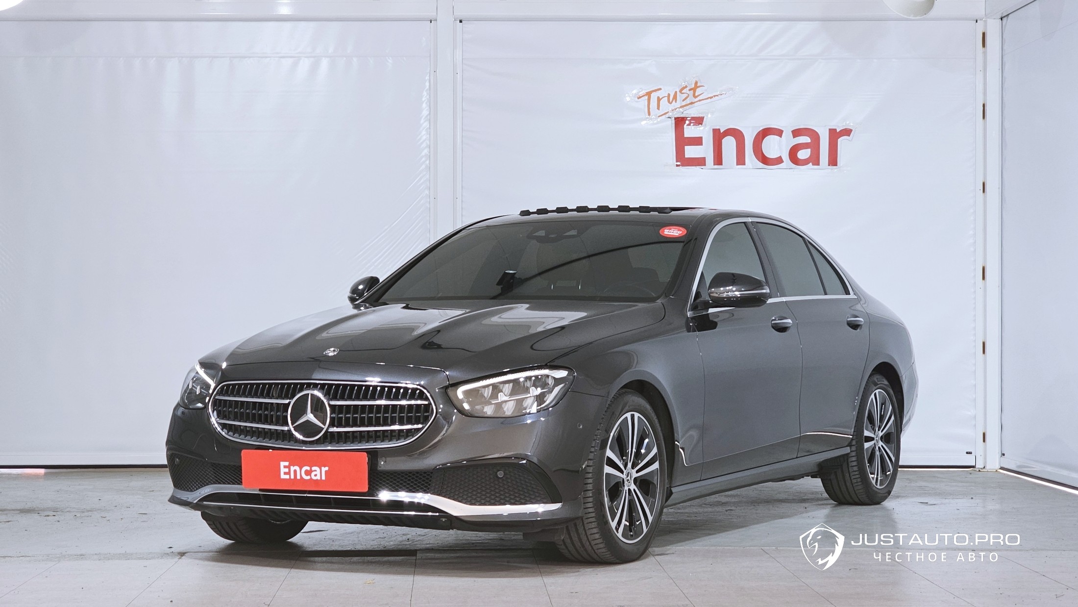 Автомобиль Mercedes-Benz E-Class