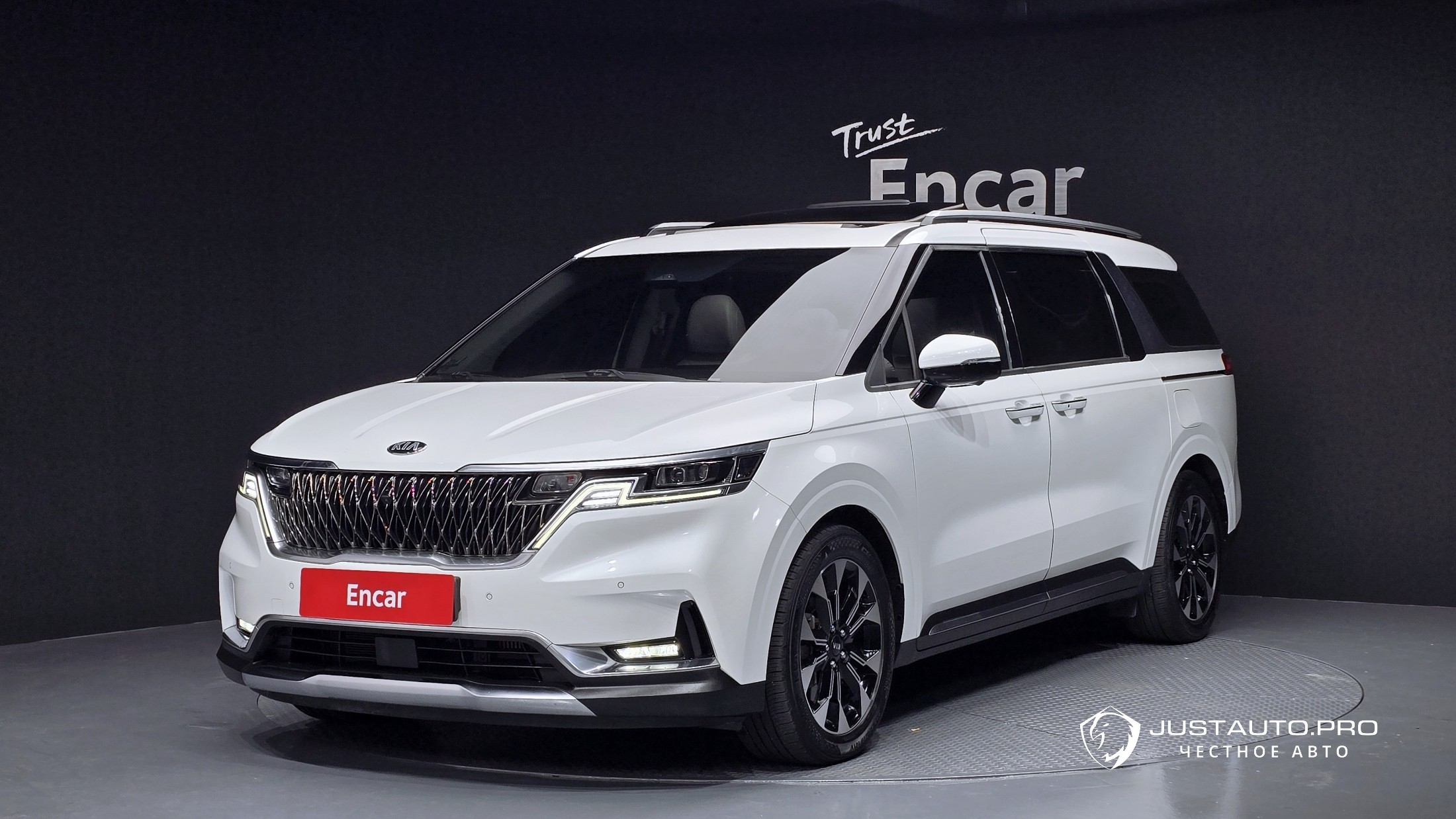 Автомобиль Kia Canival