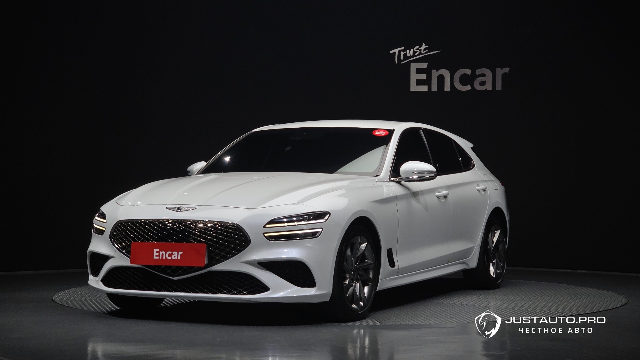 Автомобиль Genesis G70