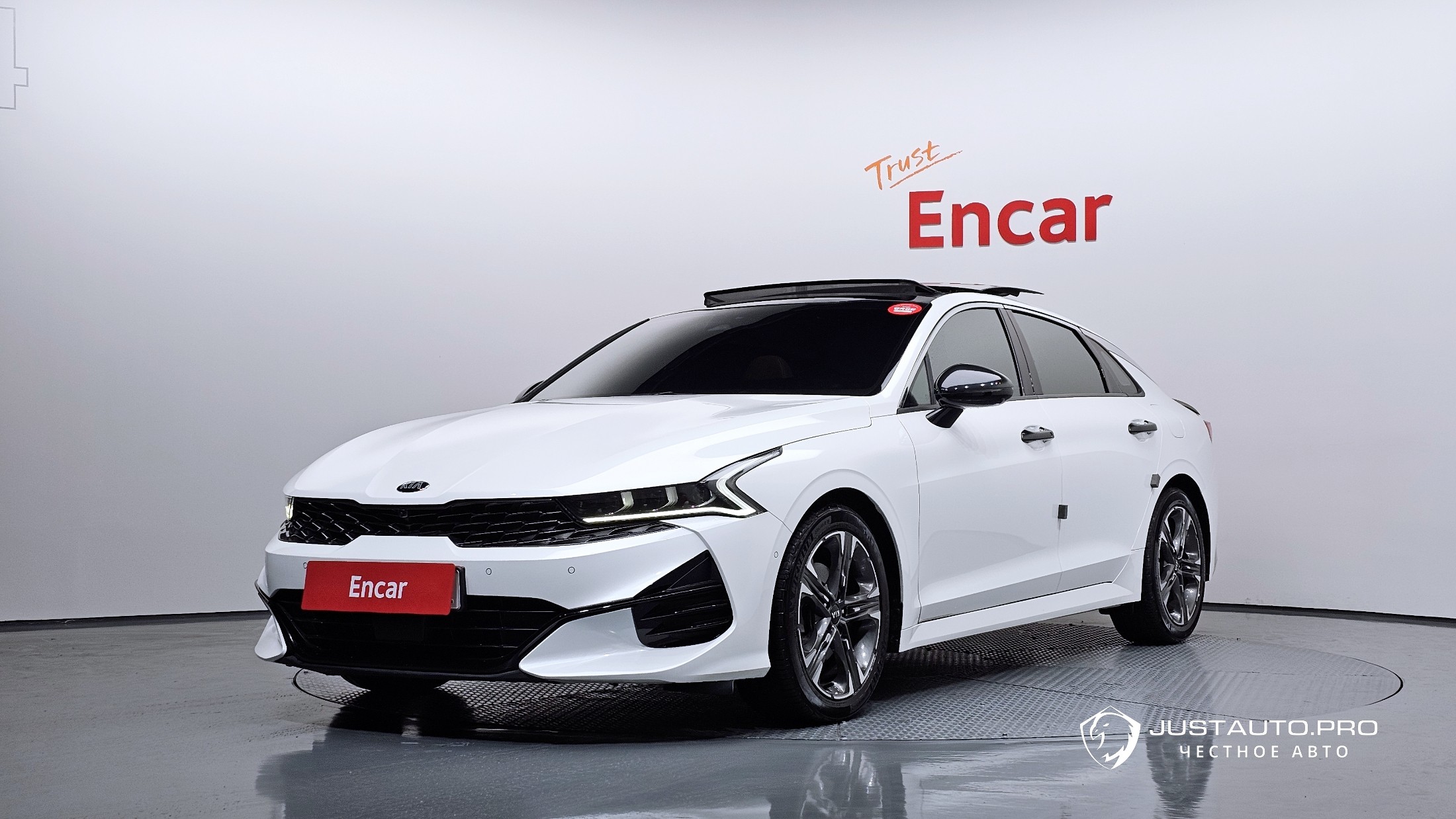 Автомобиль Kia K5