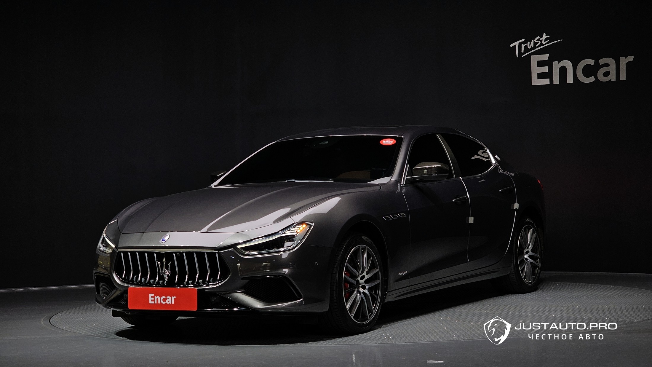 Автомобиль Maserati Ghibli