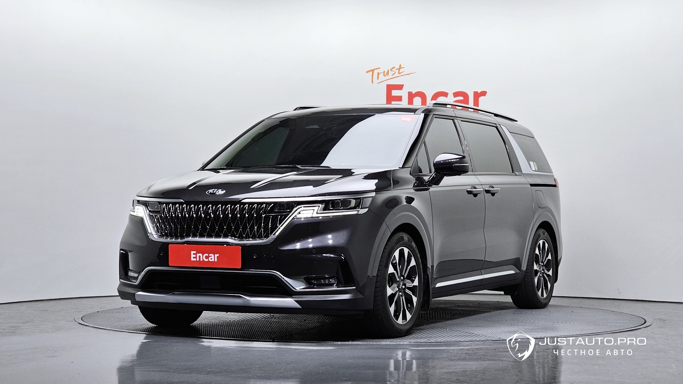 Автомобиль Kia Canival