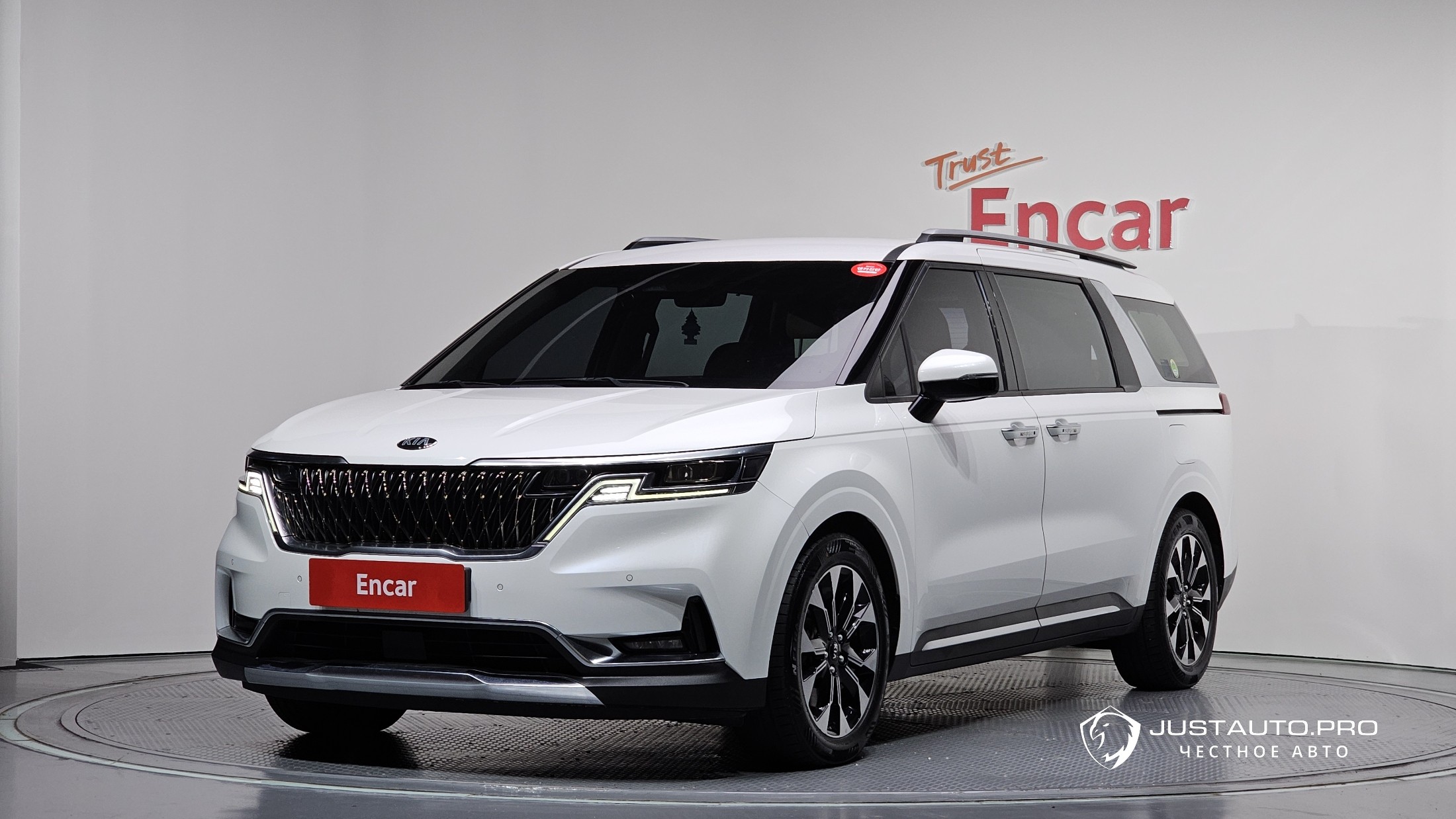 Автомобиль Kia Canival