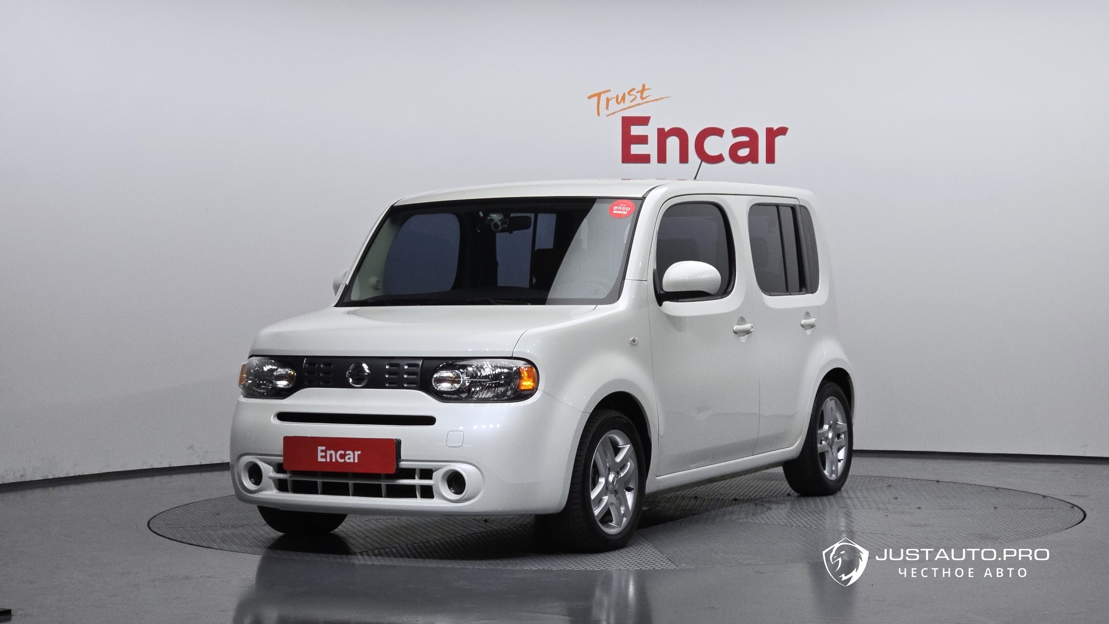Автомобиль Nissan Cube