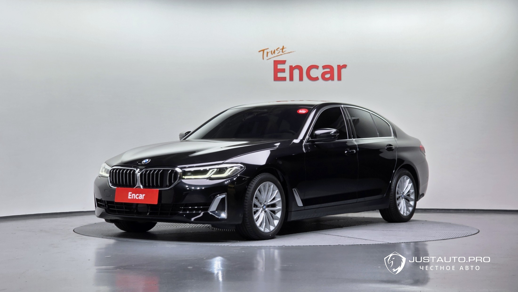 Автомобиль BMW 5-Series