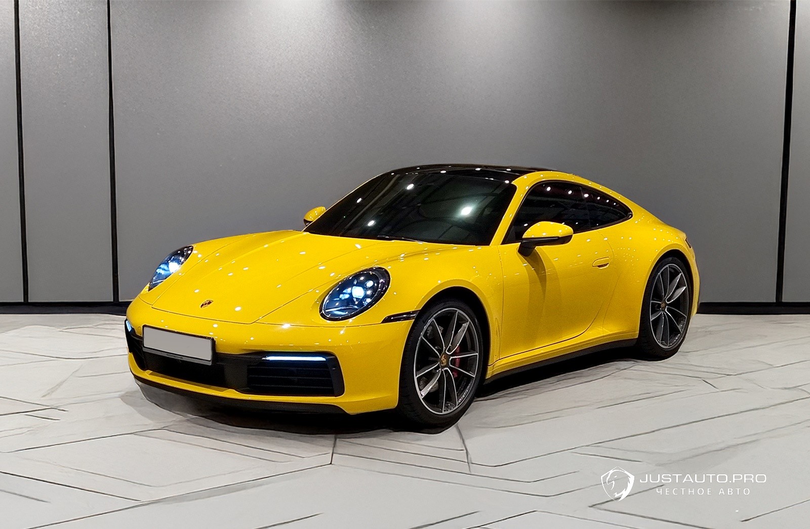 Автомобиль Porsche 911