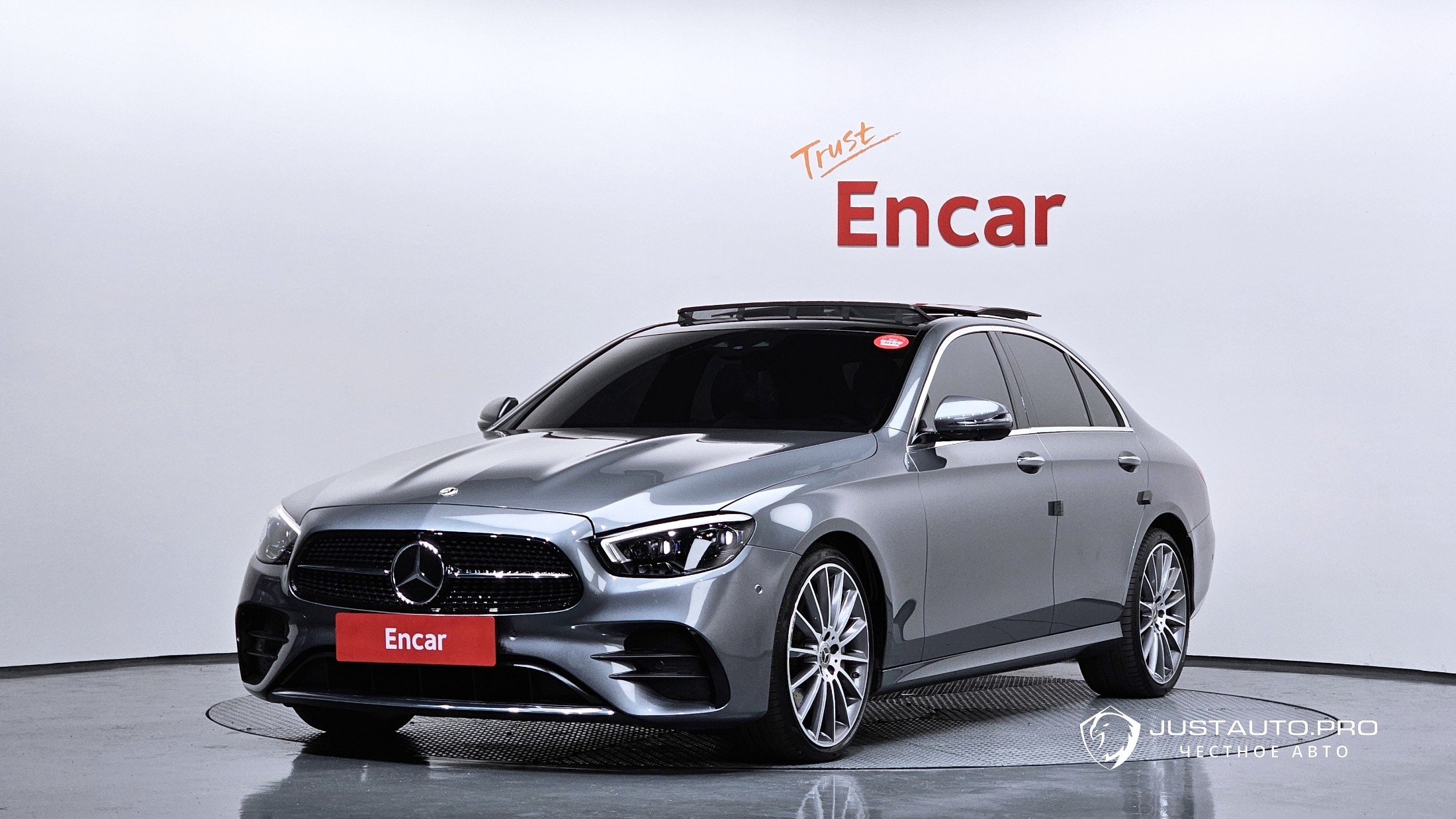 Автомобиль Mercedes-Benz E-Class