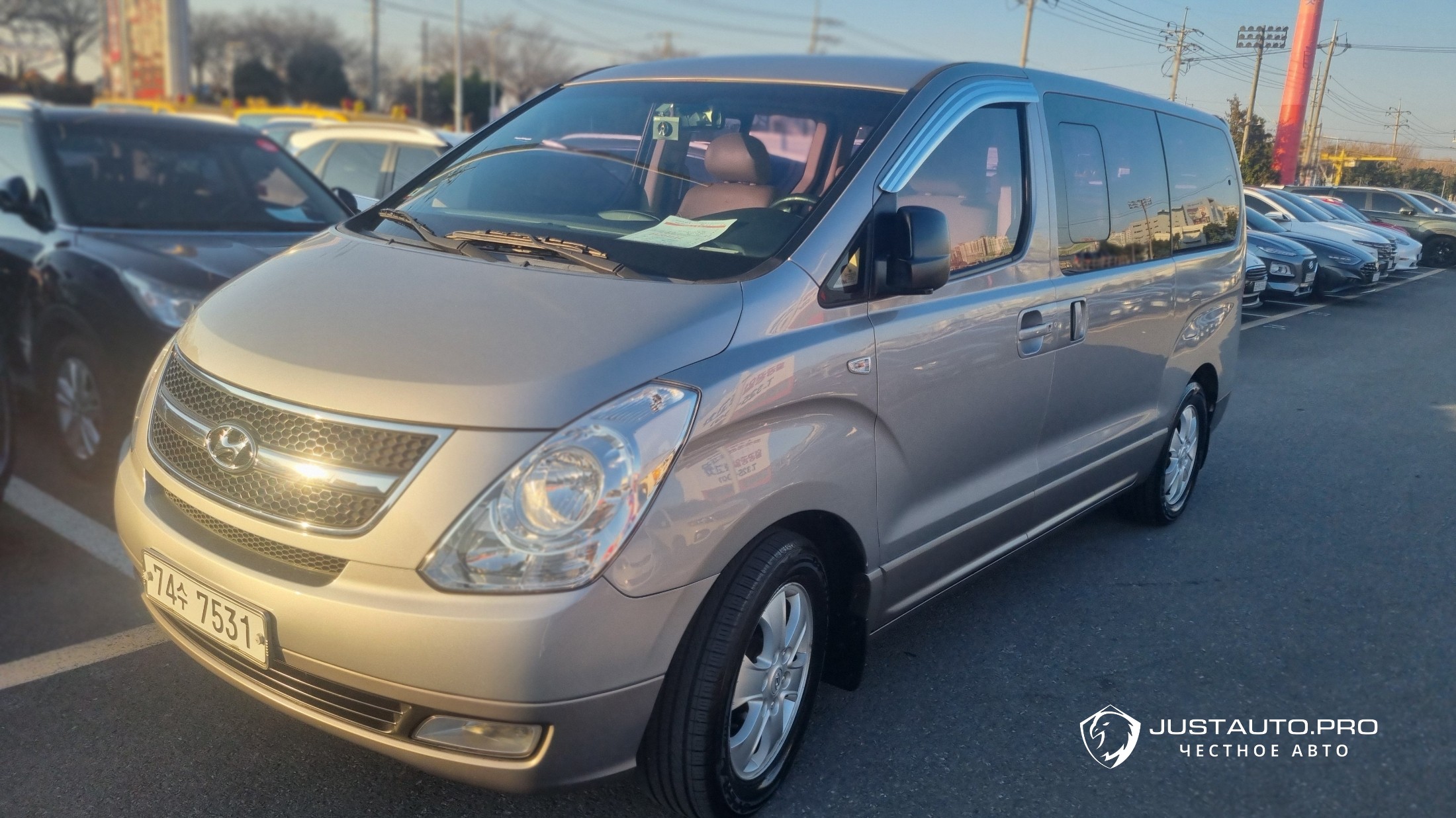 Автомобиль Hyundai Starex