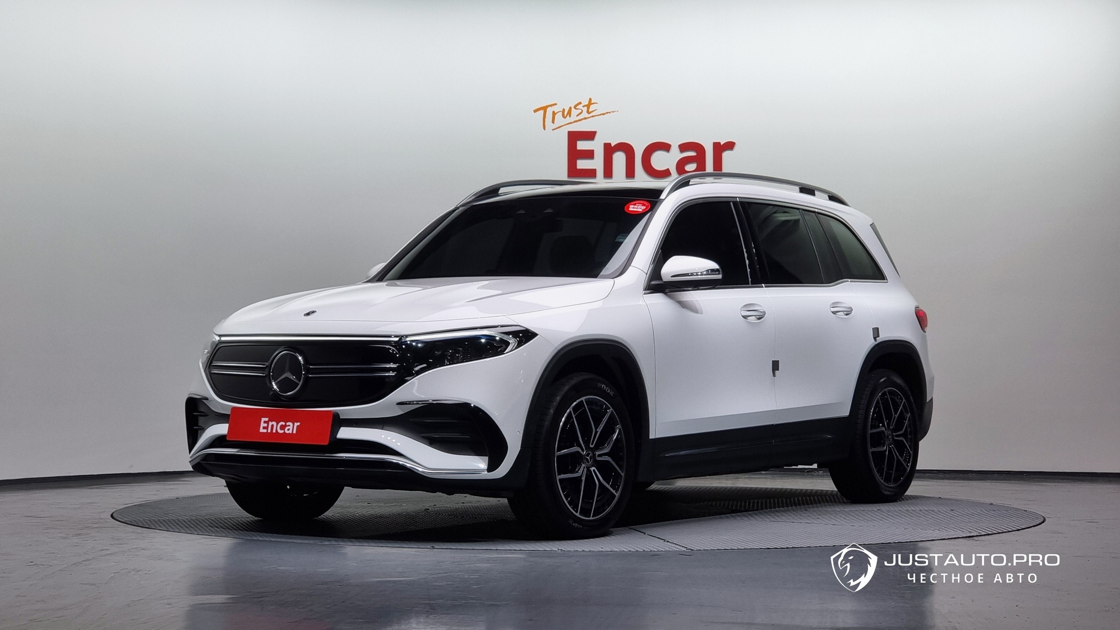 Автомобиль Mercedes-Benz EQB