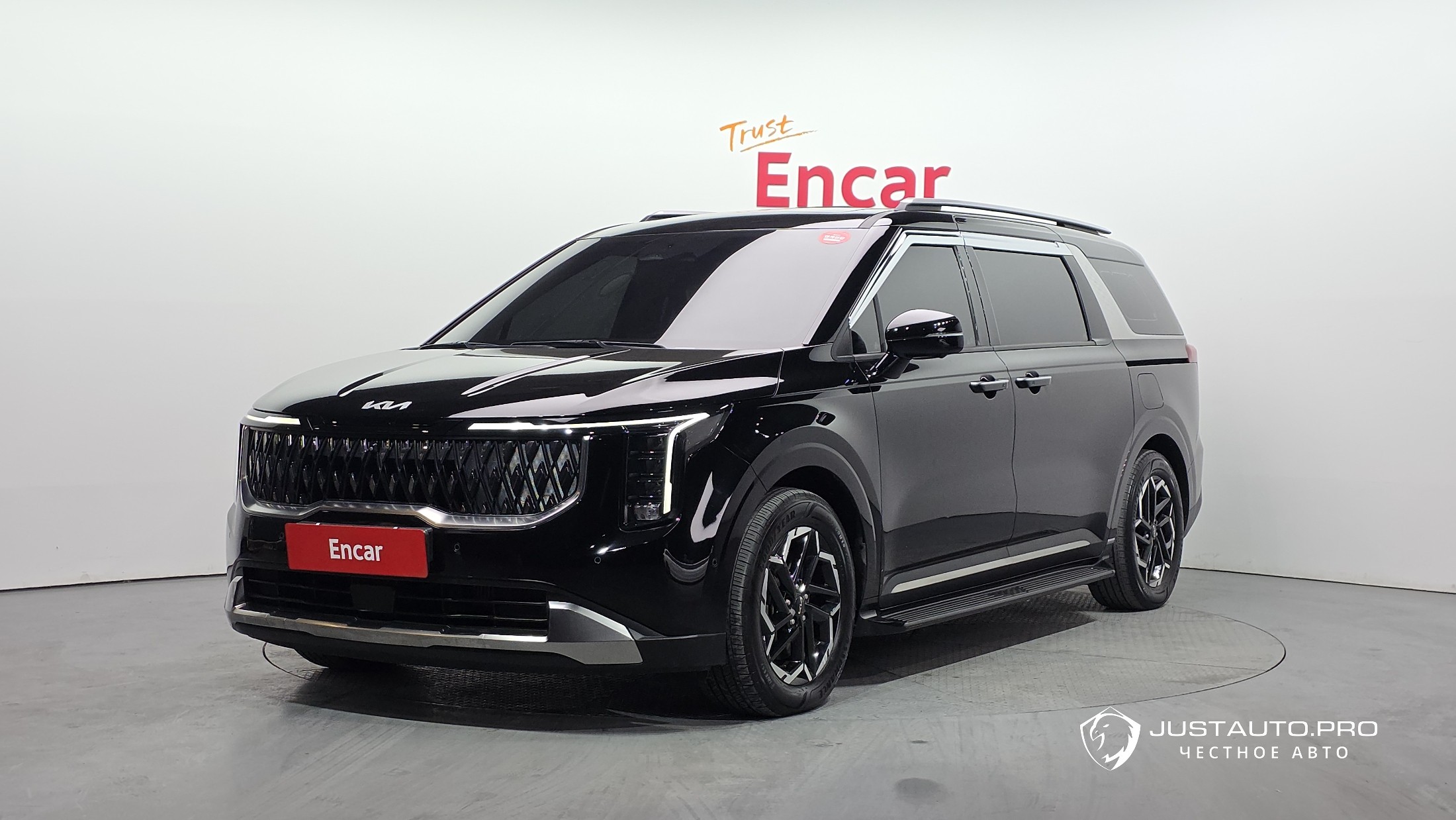 Автомобиль Kia Canival