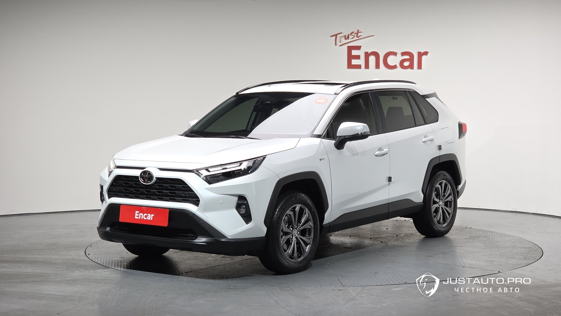 Автомобиль Toyota RAV4