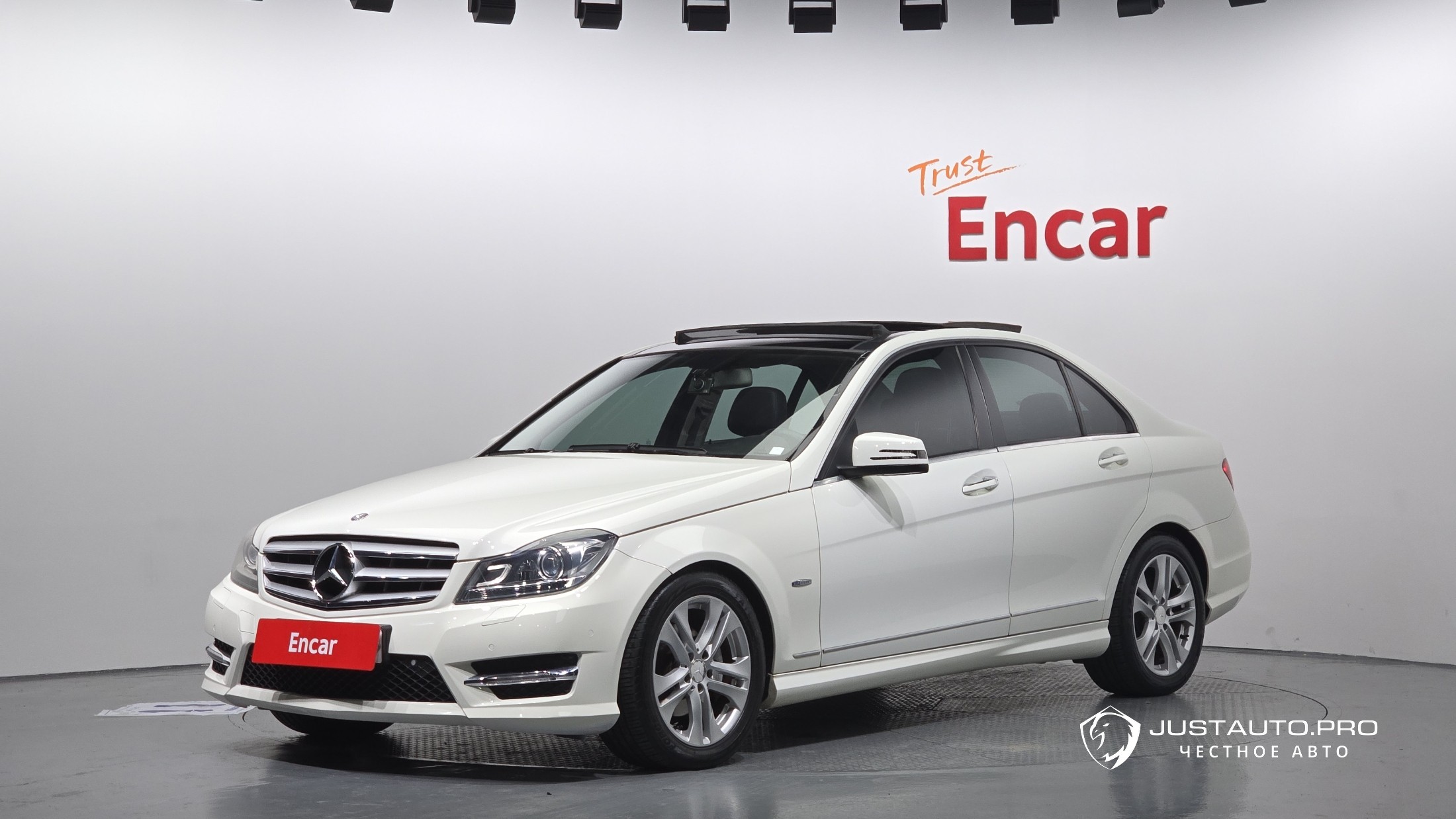 Автомобиль Mercedes-Benz C-Class