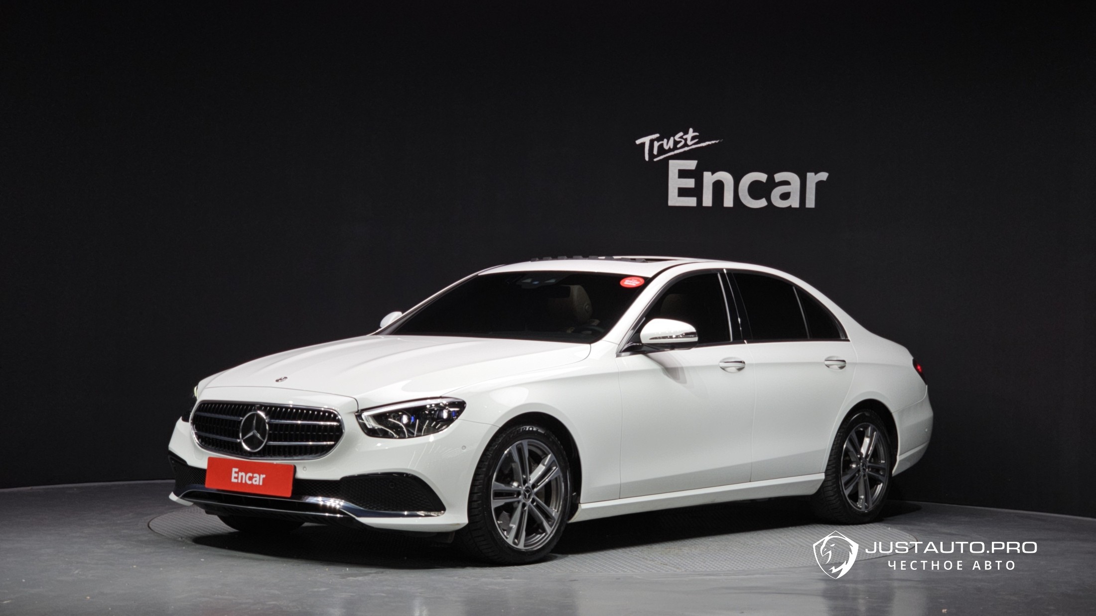 Автомобиль Mercedes-Benz E-Class