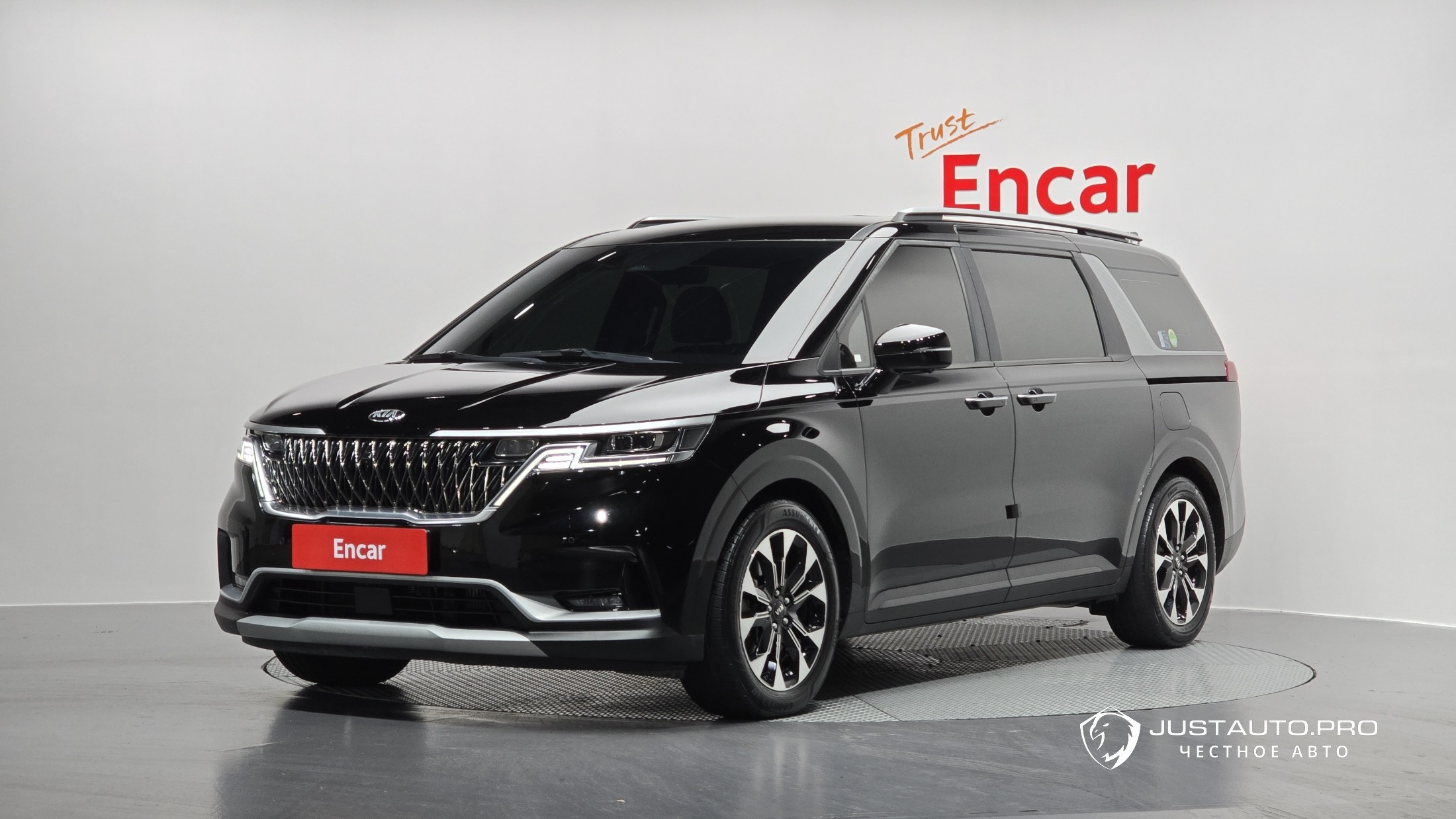 Автомобиль Kia Canival