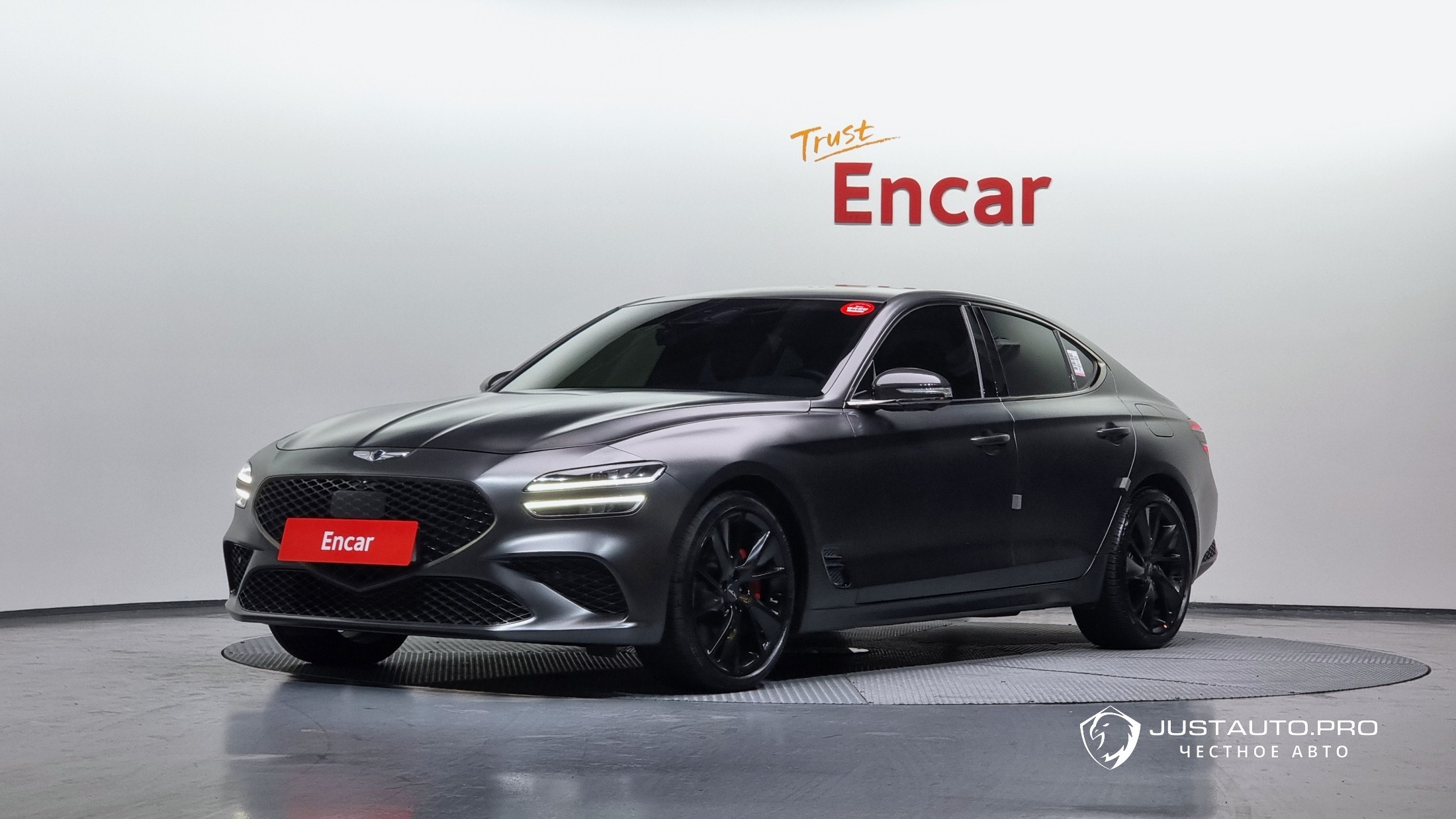 Автомобиль Genesis G70