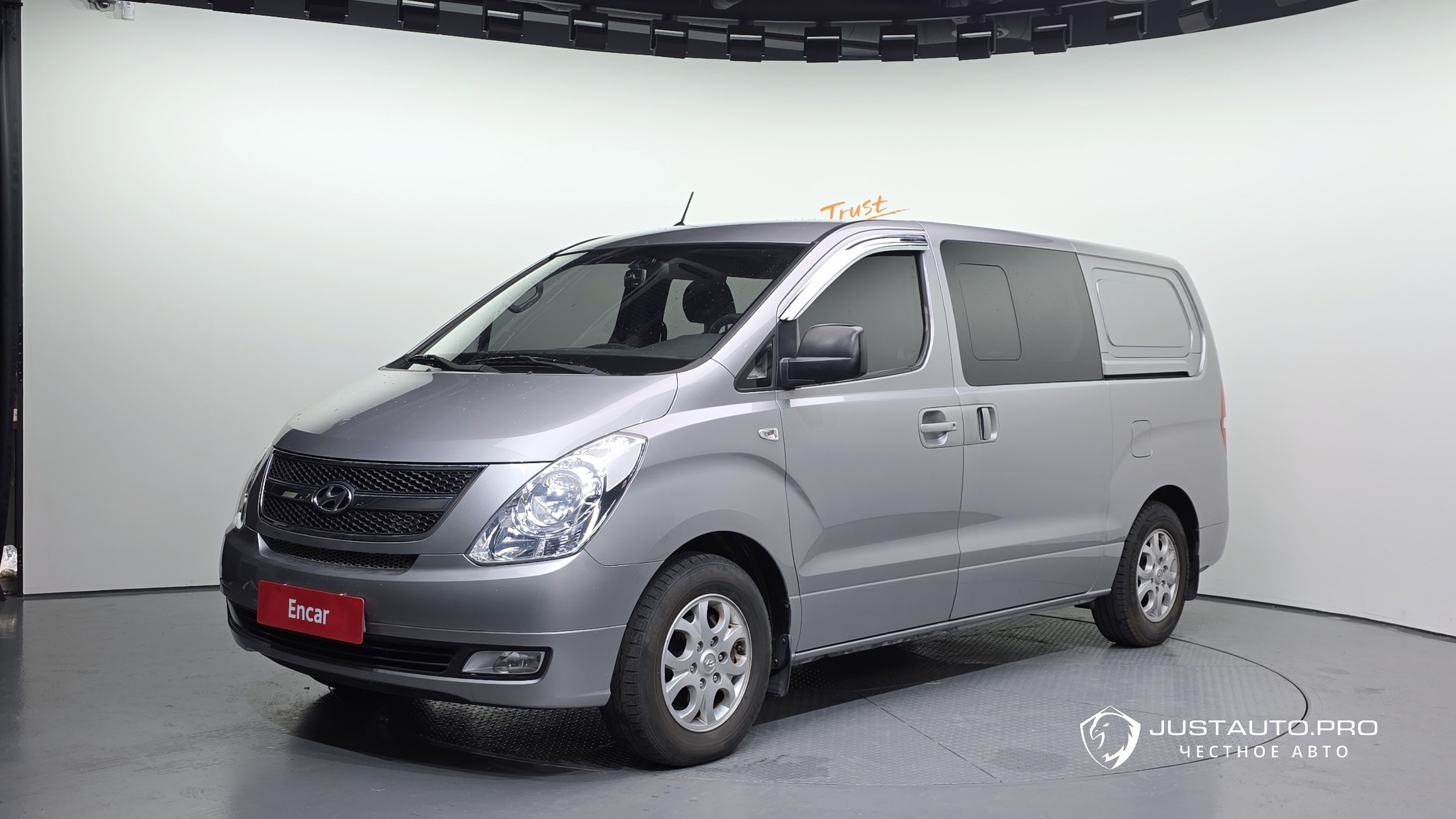 Автомобиль Hyundai Starex
