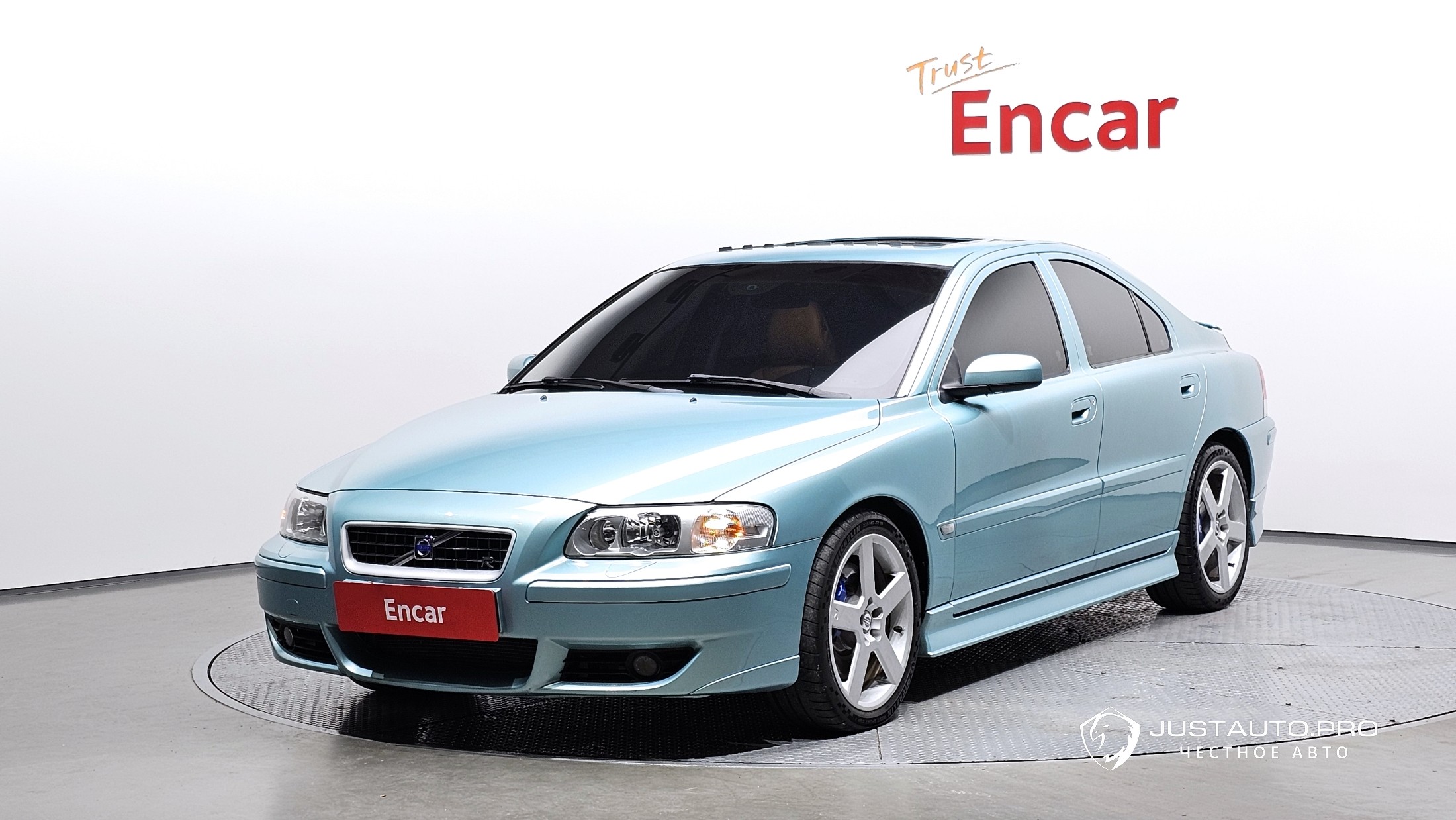 Автомобиль Volvo S60