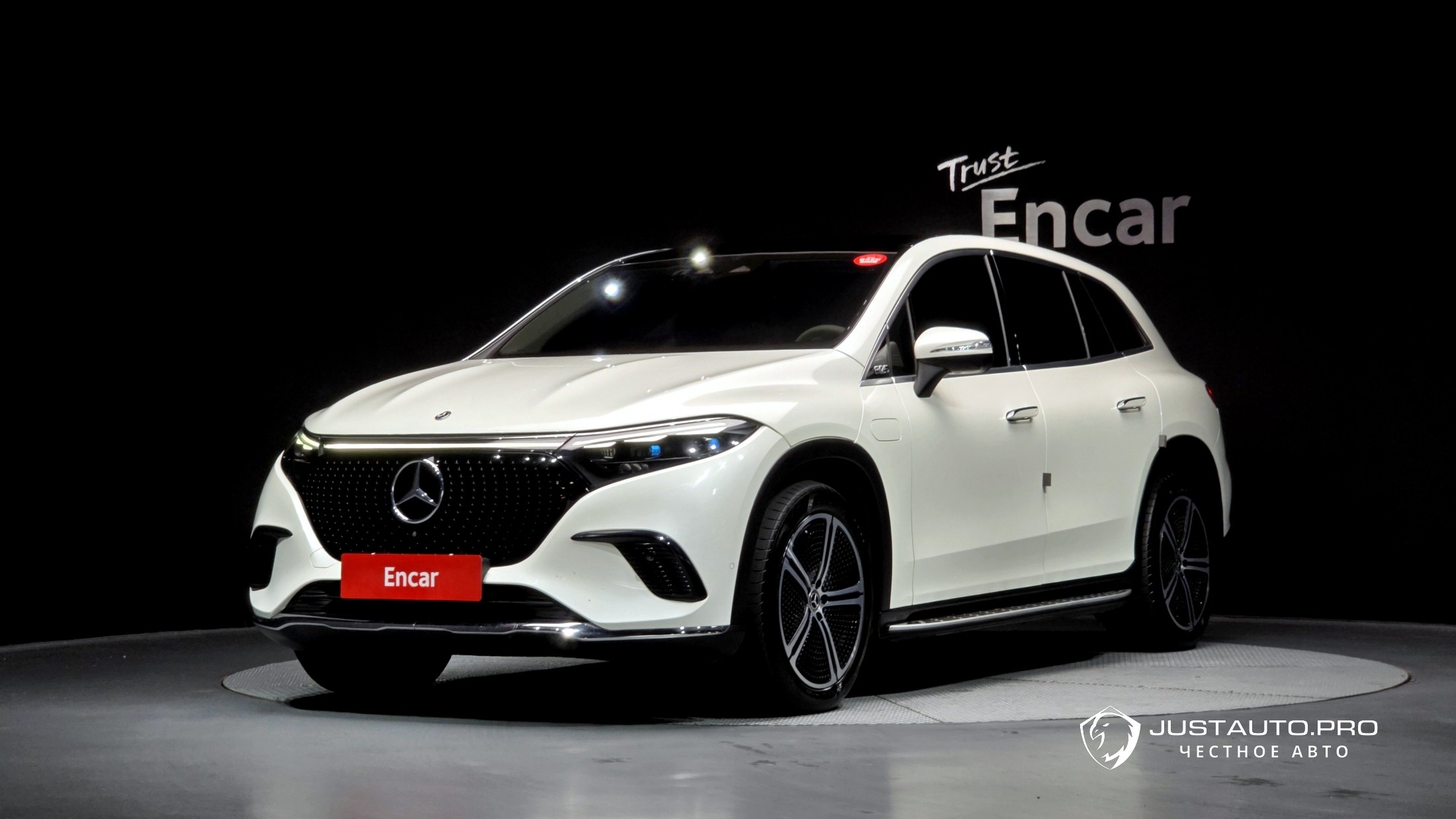 Автомобиль Mercedes-Benz EQS