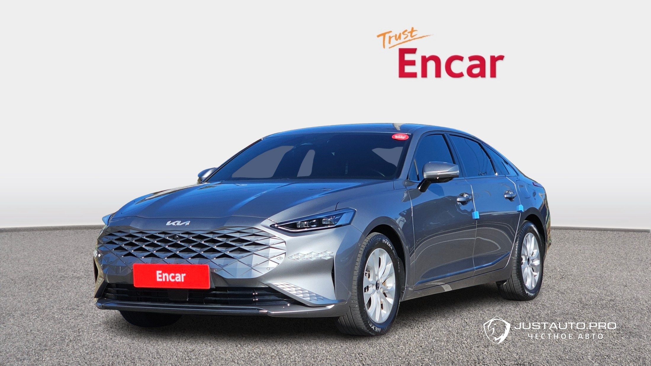 Автомобиль Kia K8