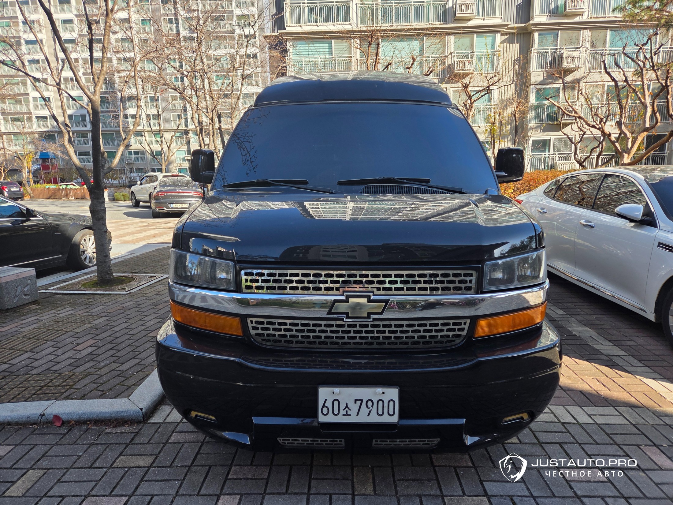 Автомобиль Chevrolet Express Van