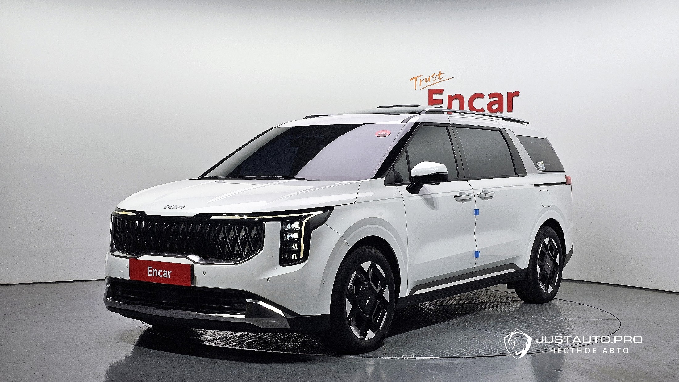 Автомобиль Kia Canival