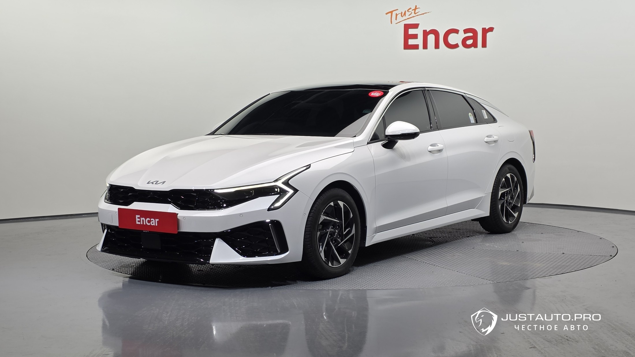 Автомобиль Kia K5