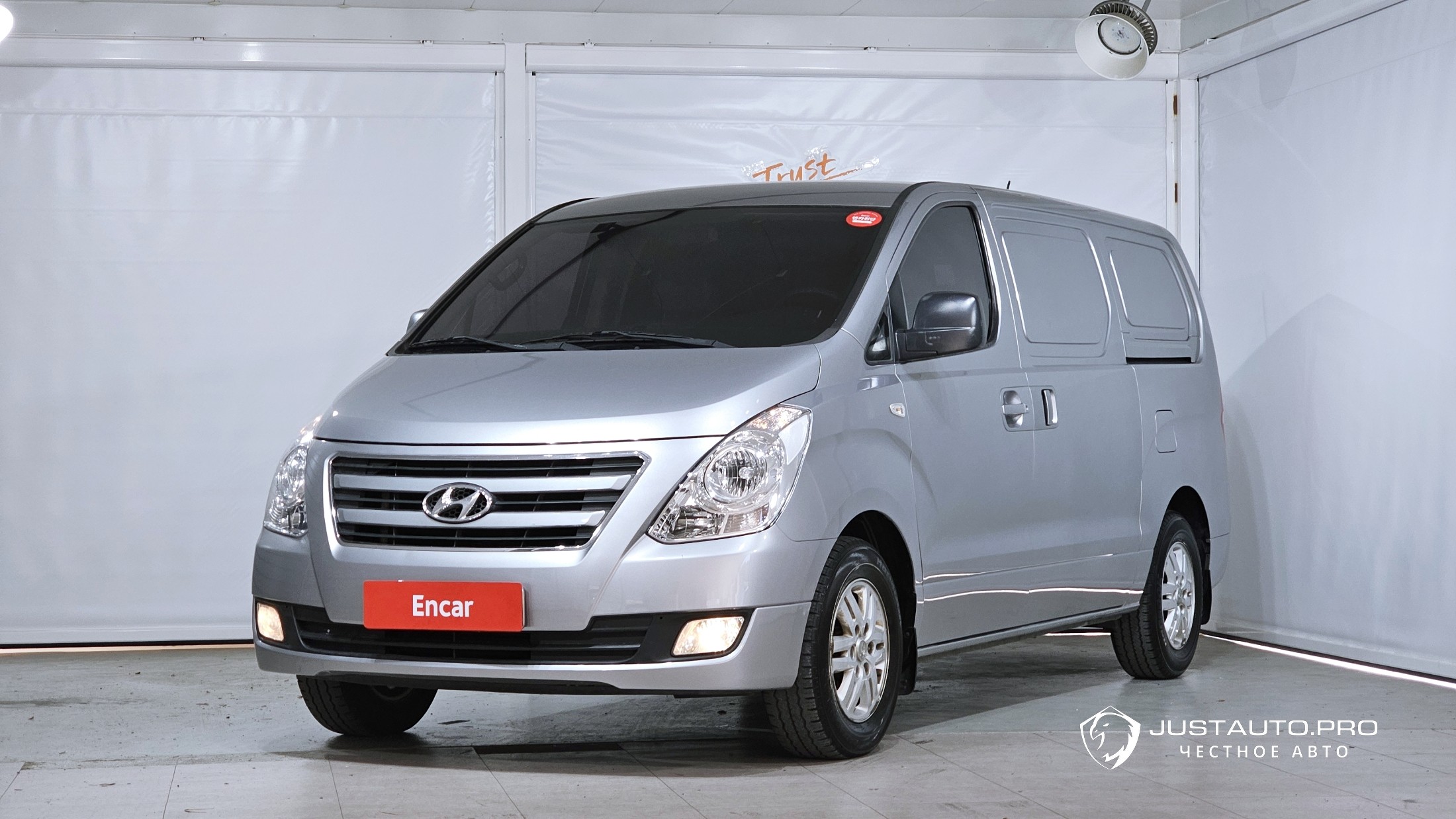 Автомобиль Hyundai Starex