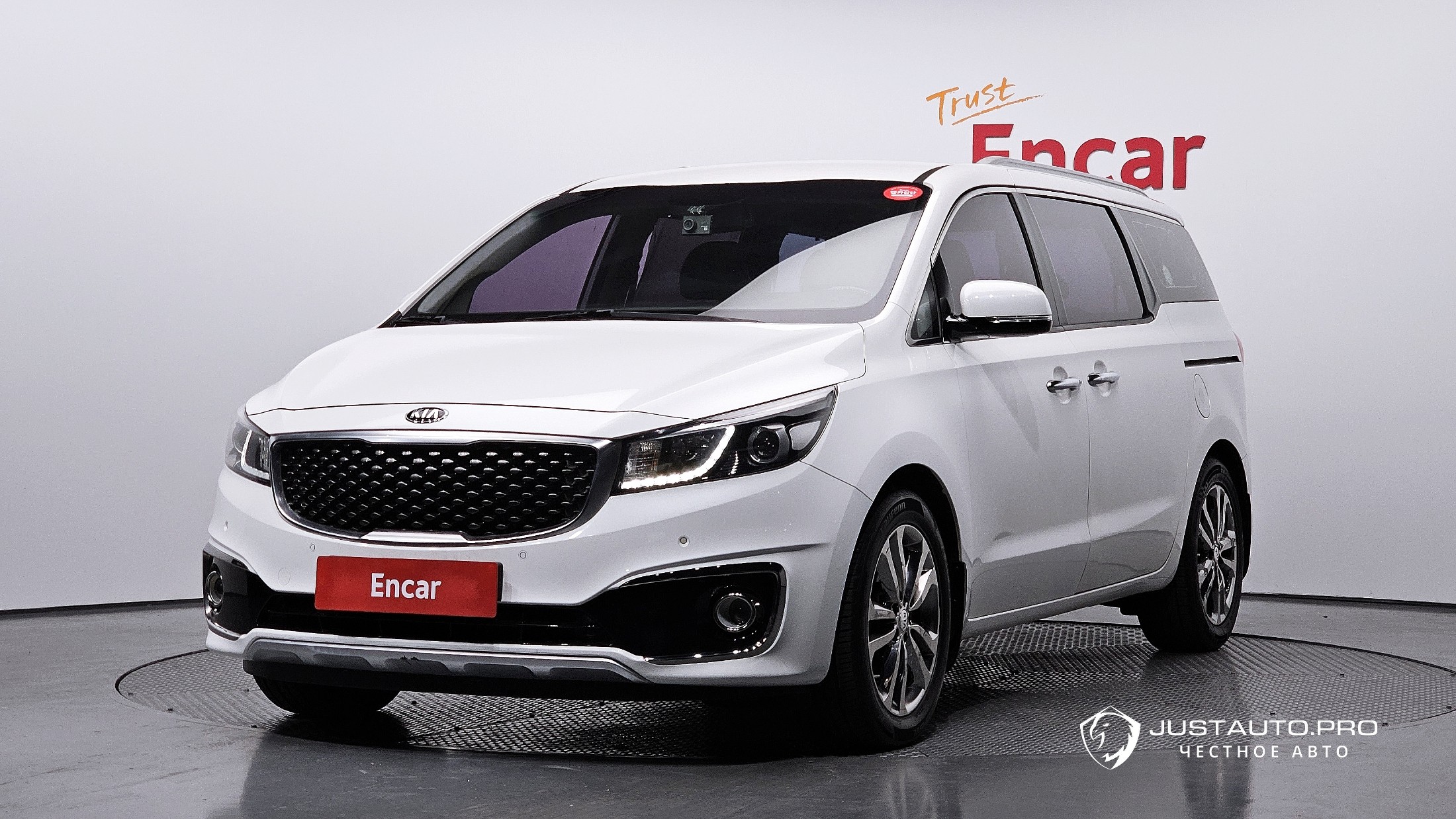 Автомобиль Kia Canival