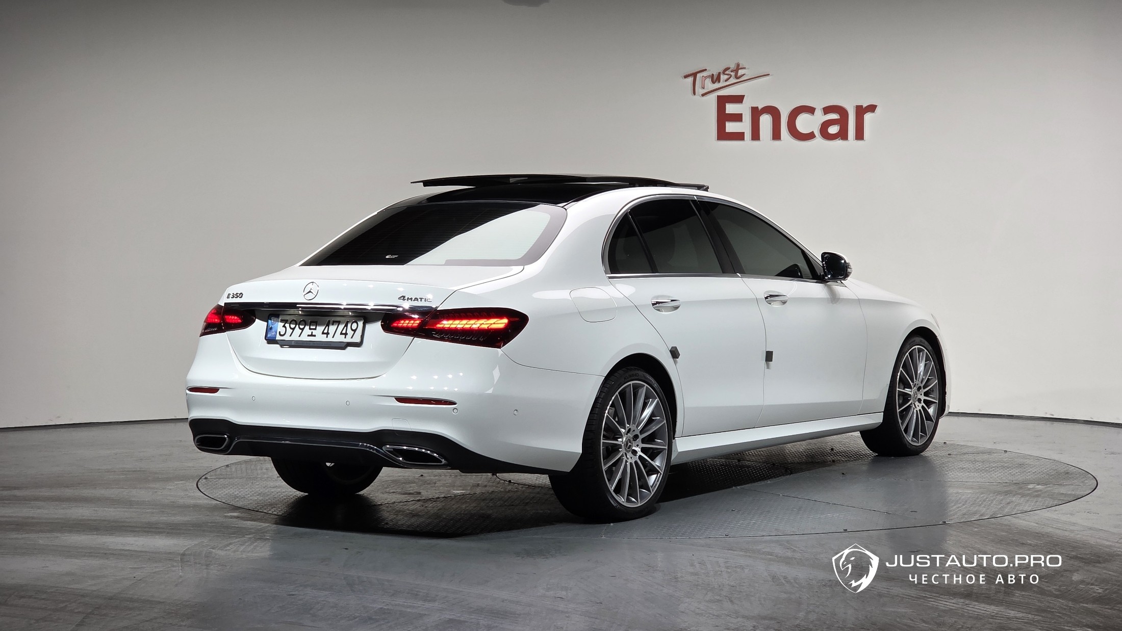 Автомобиль Mercedes-Benz E-Class